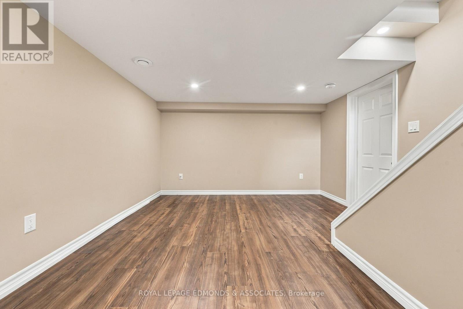 465a Francis Street — photo 32