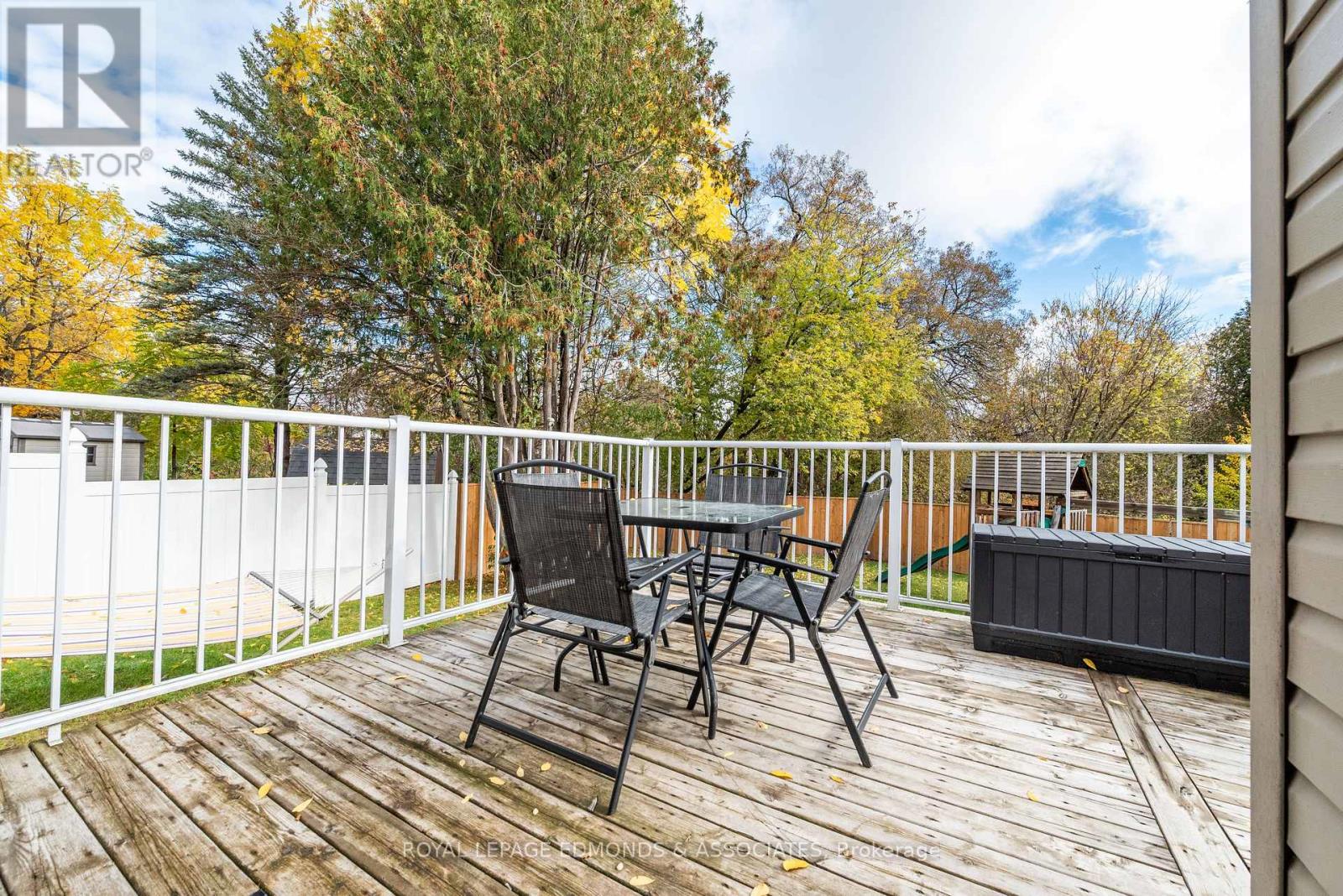 465a Francis Street — photo 41