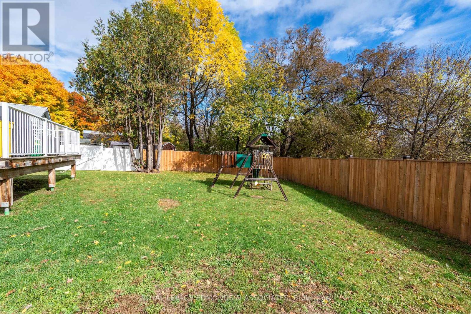 465a Francis Street — photo 45