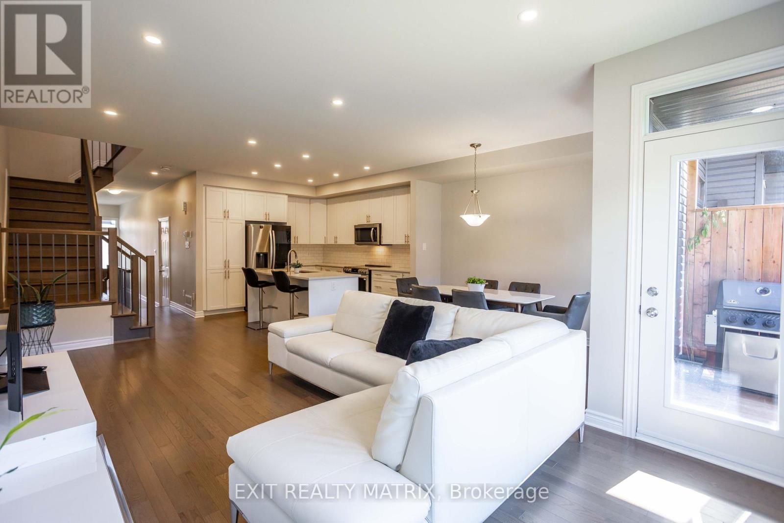 735 Namur Street — photo 14