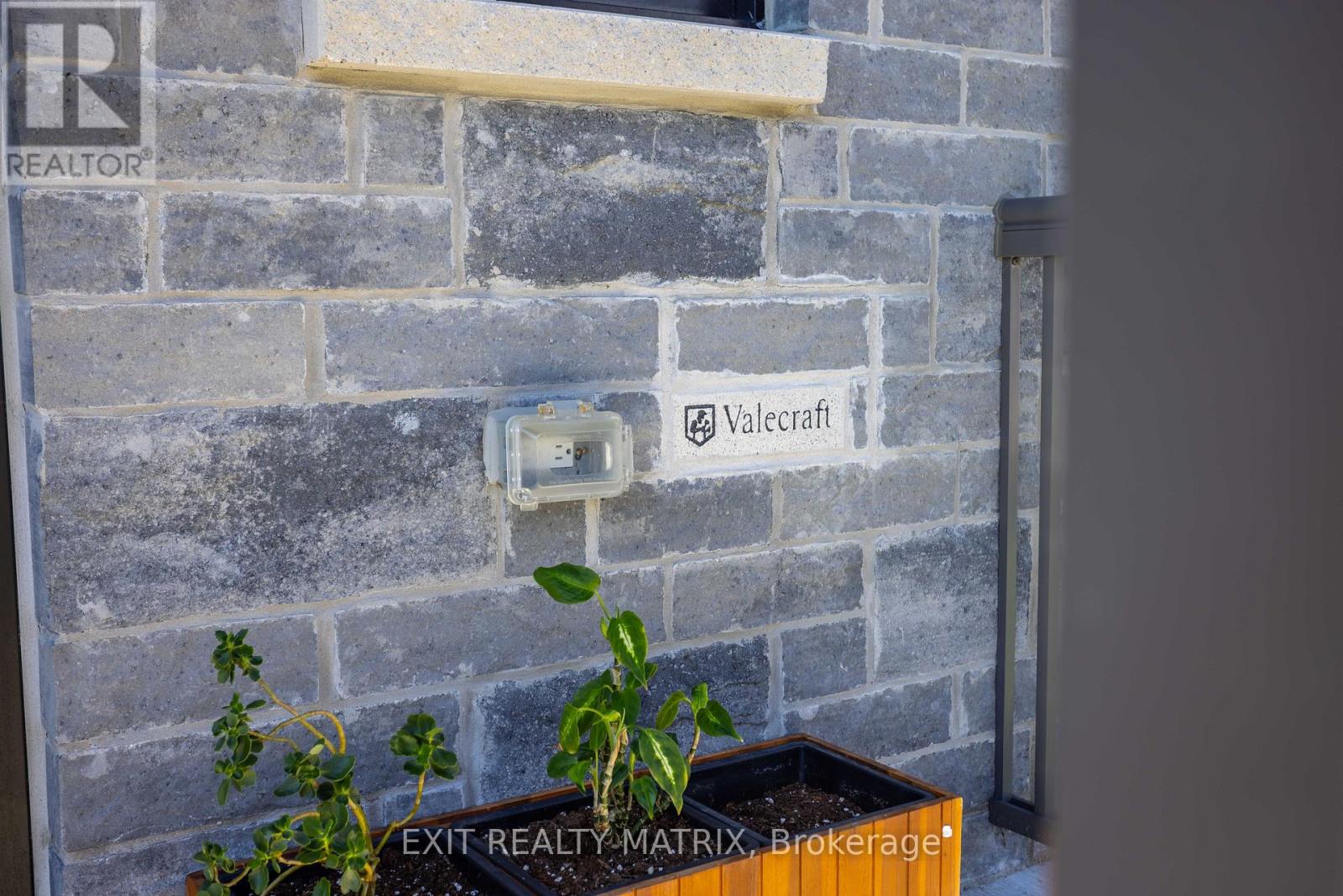 735 NAMUR STREET - 2