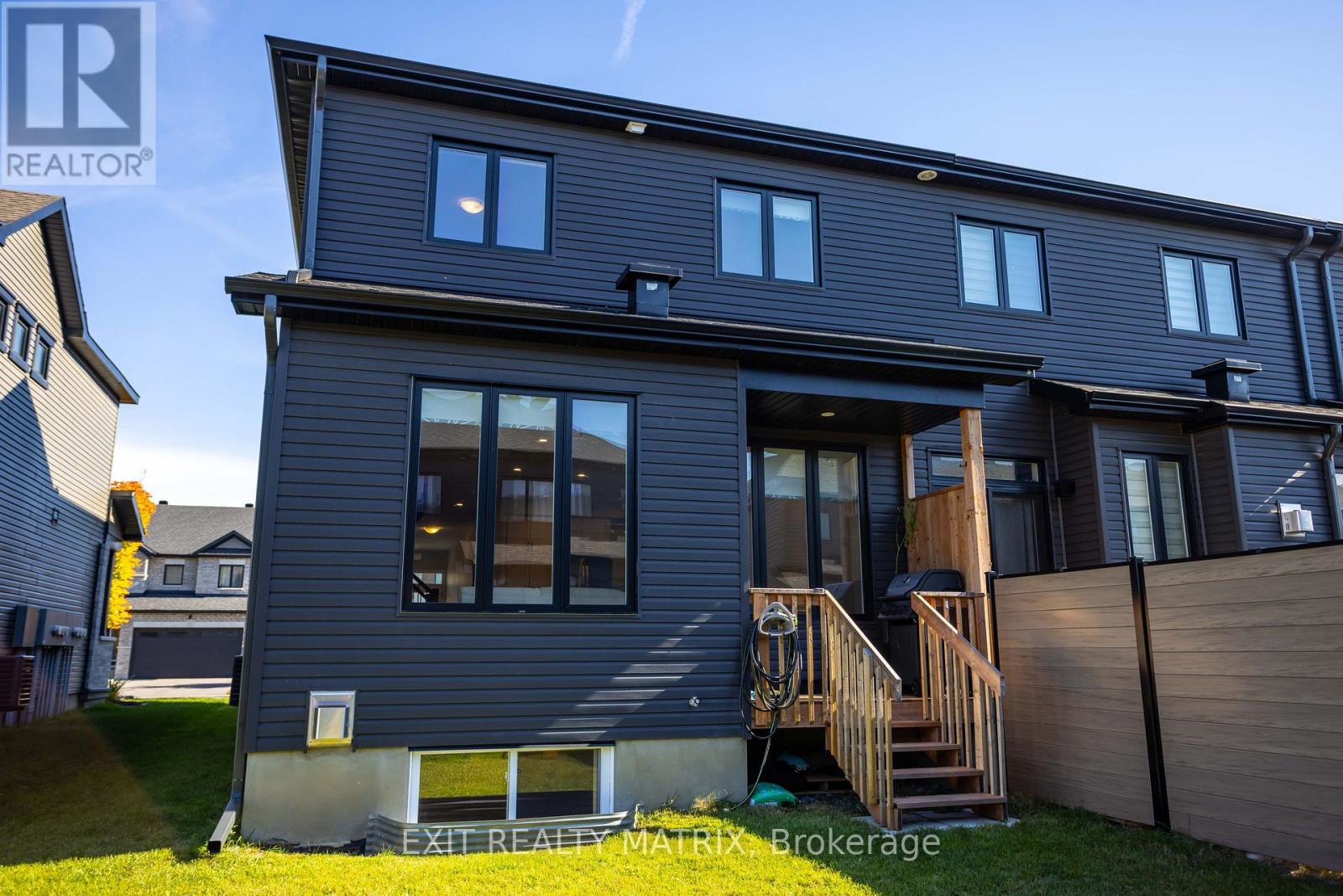 735 Namur Street — photo 34