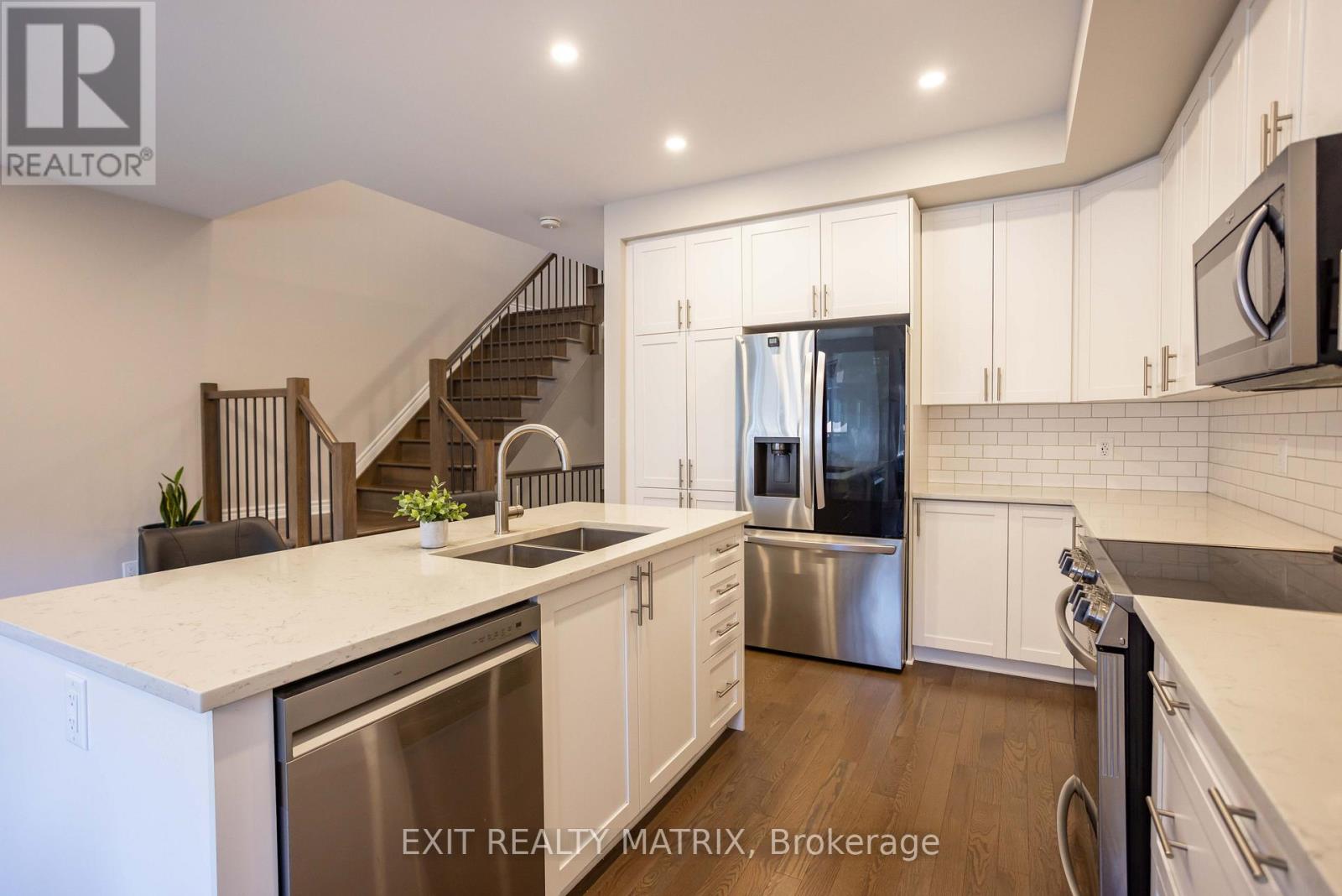 735 Namur Street — photo 7