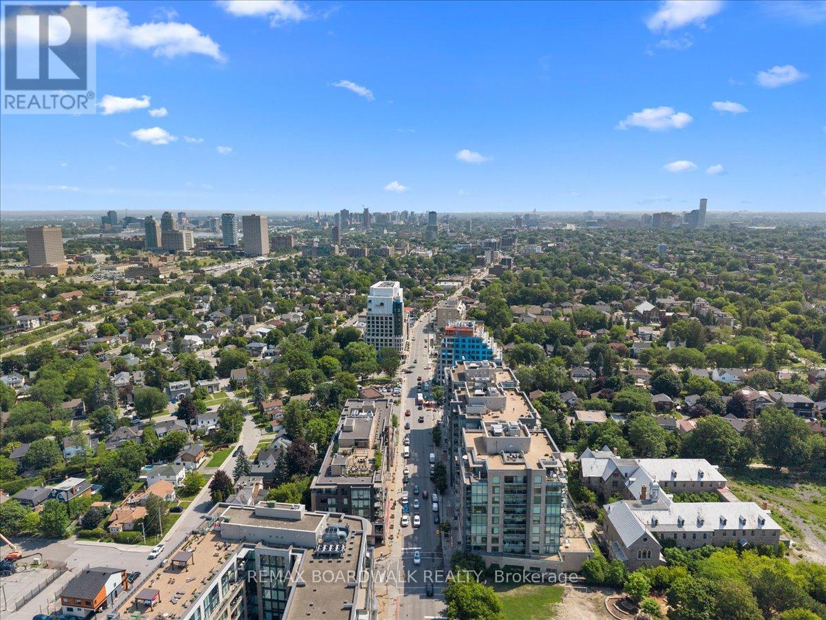 101 Richmond Road — photo 38