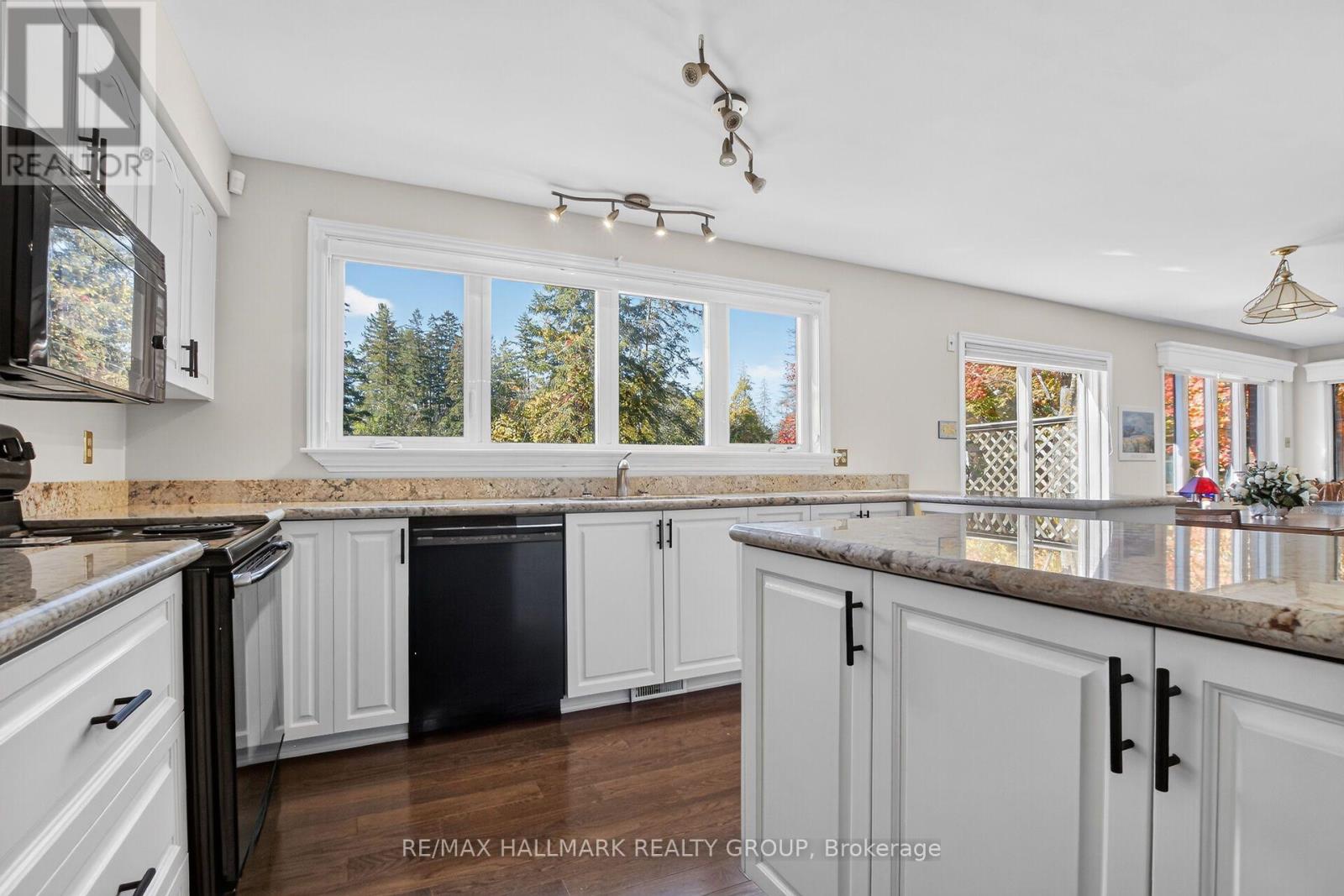 20 Halldorson Crescent — photo 14