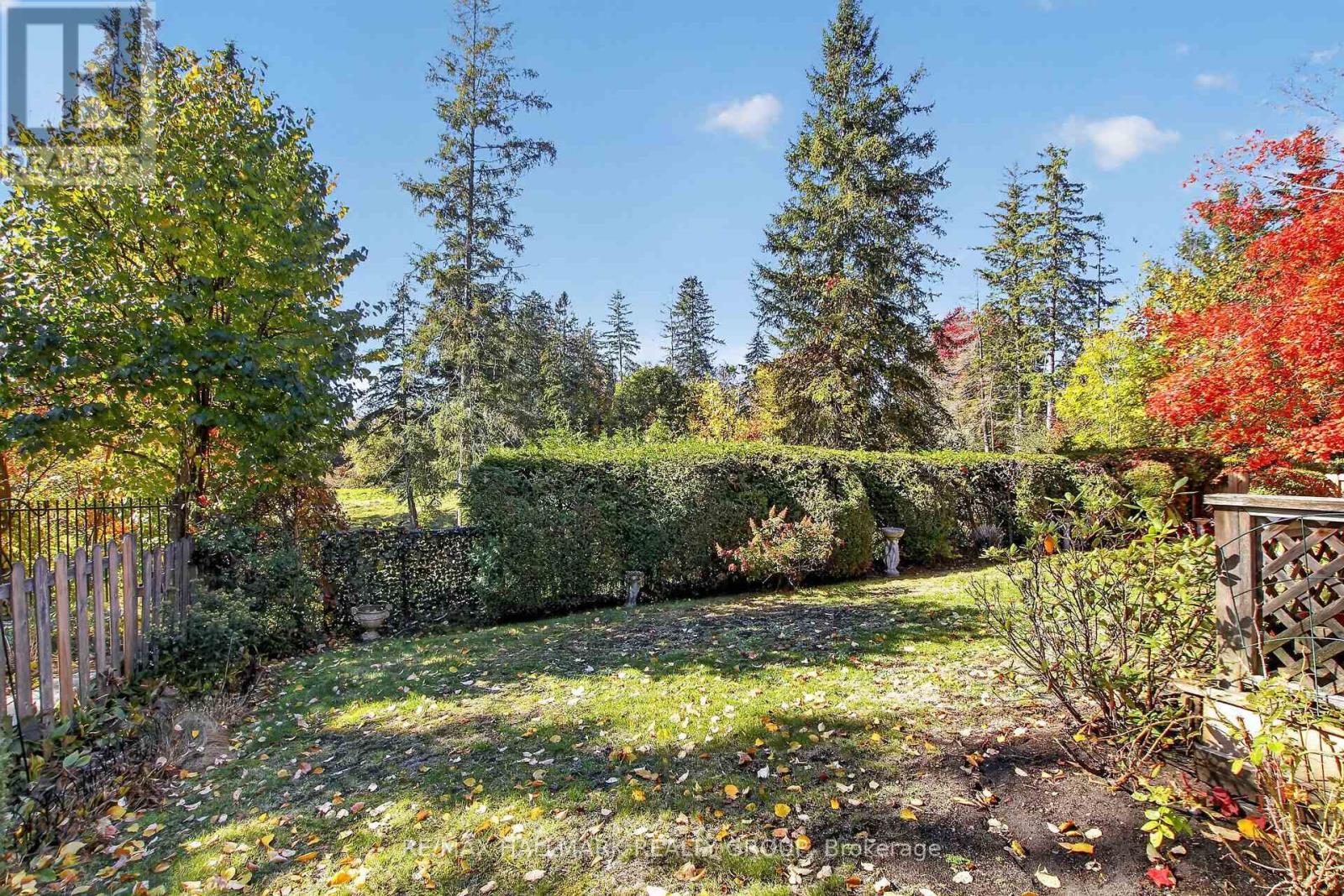 20 Halldorson Crescent — photo 37