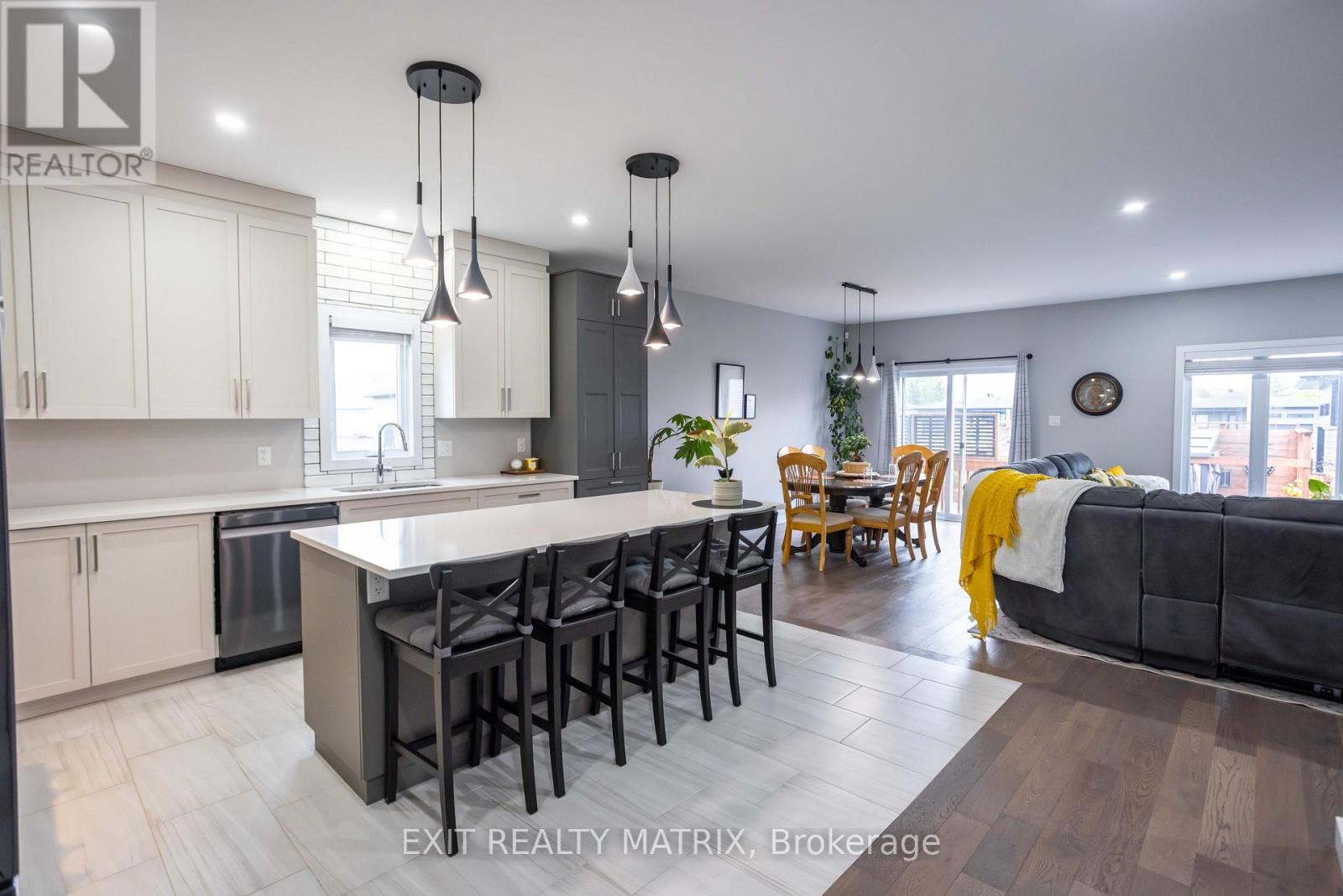 203 Filion Street — photo 10