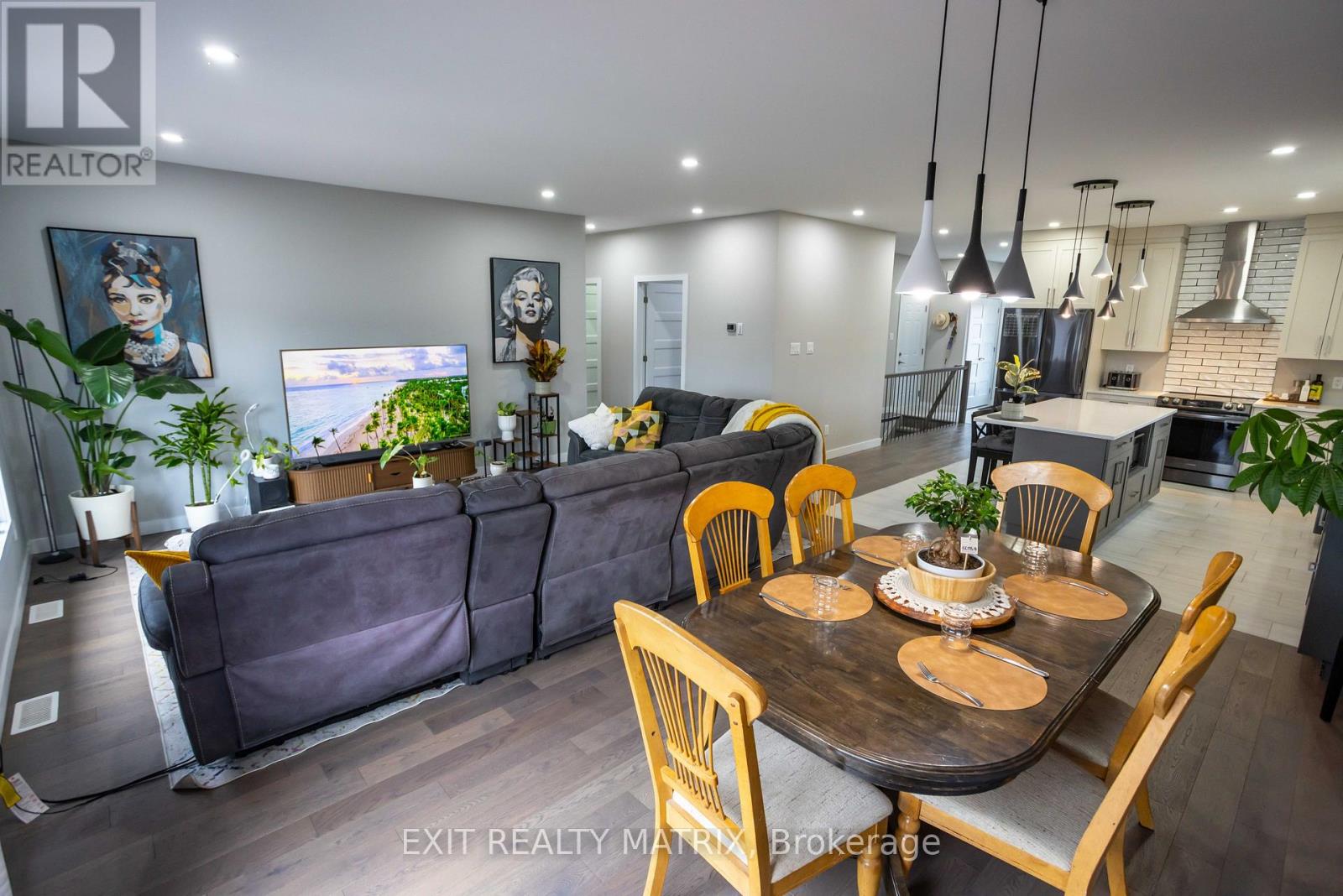 203 Filion Street — photo 18
