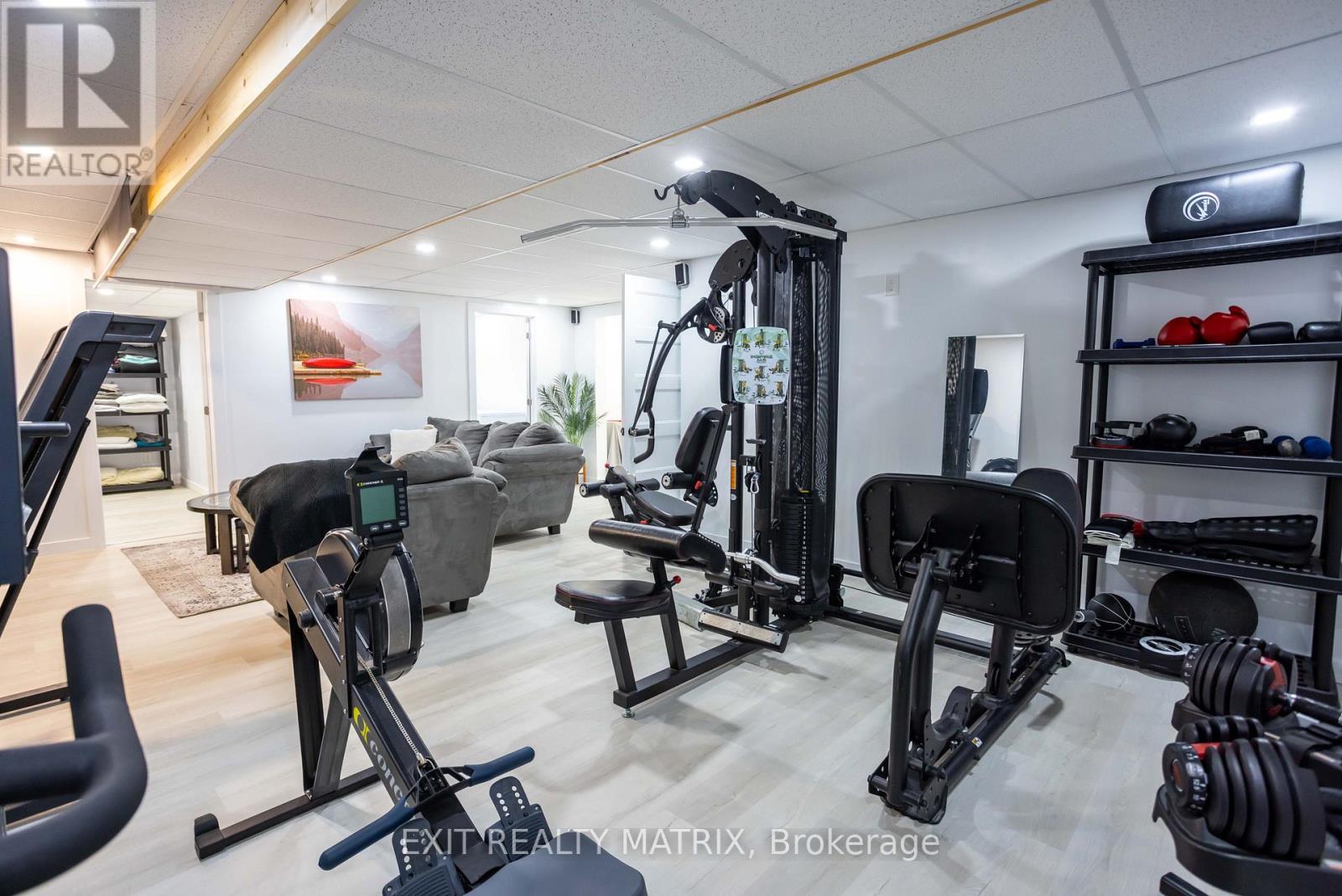 203 Filion Street — photo 32