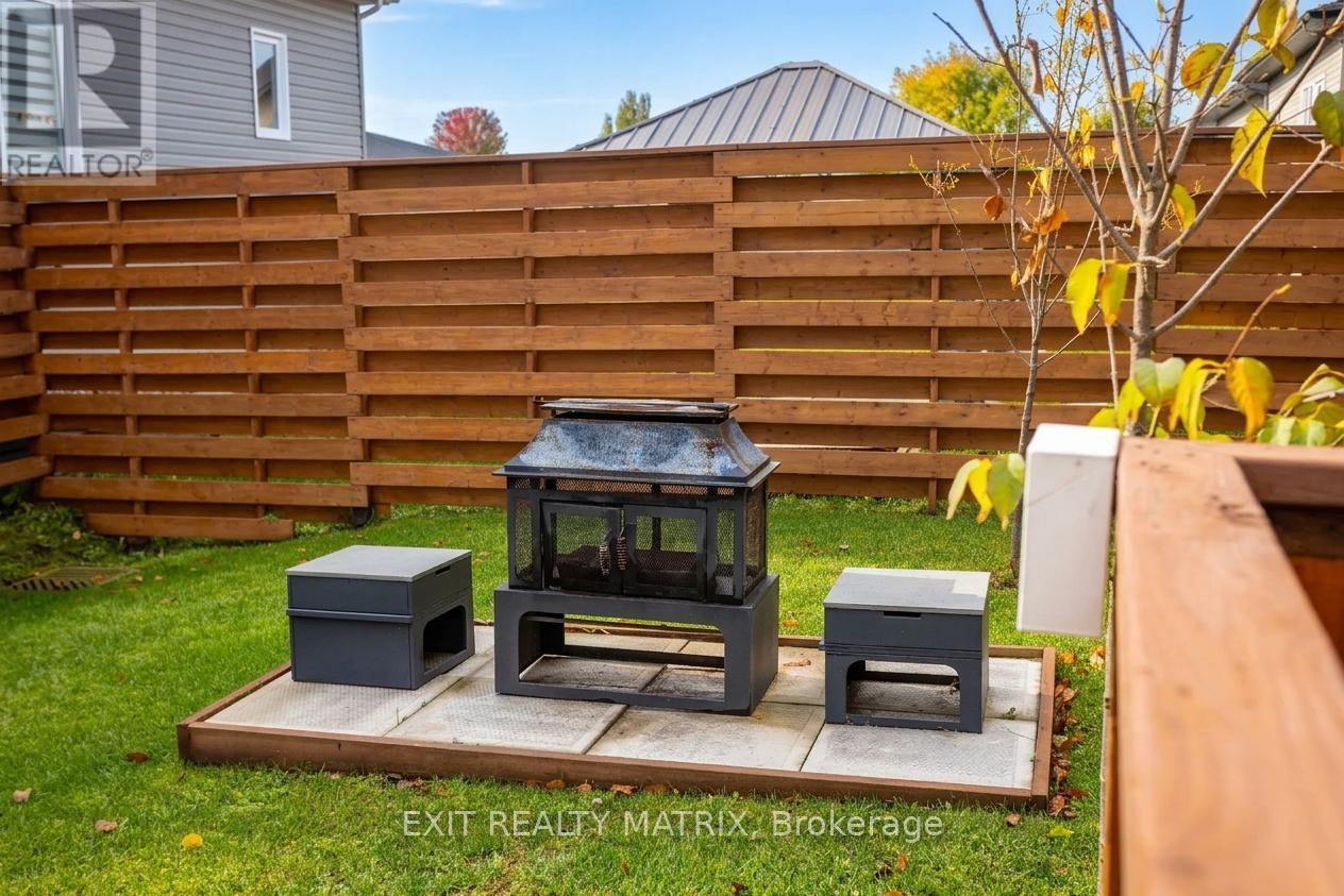 203 Filion Street — photo 42