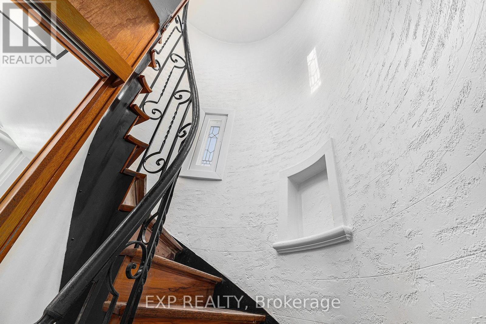 16 Lakeview Terrace — photo 13