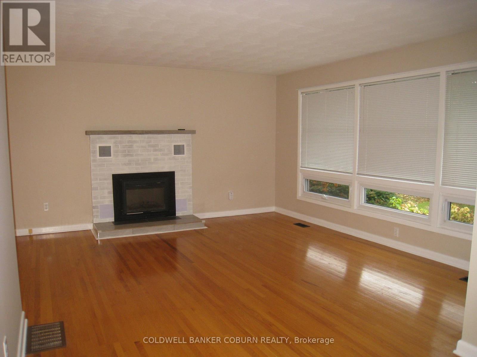 304 George Street East — photo 2