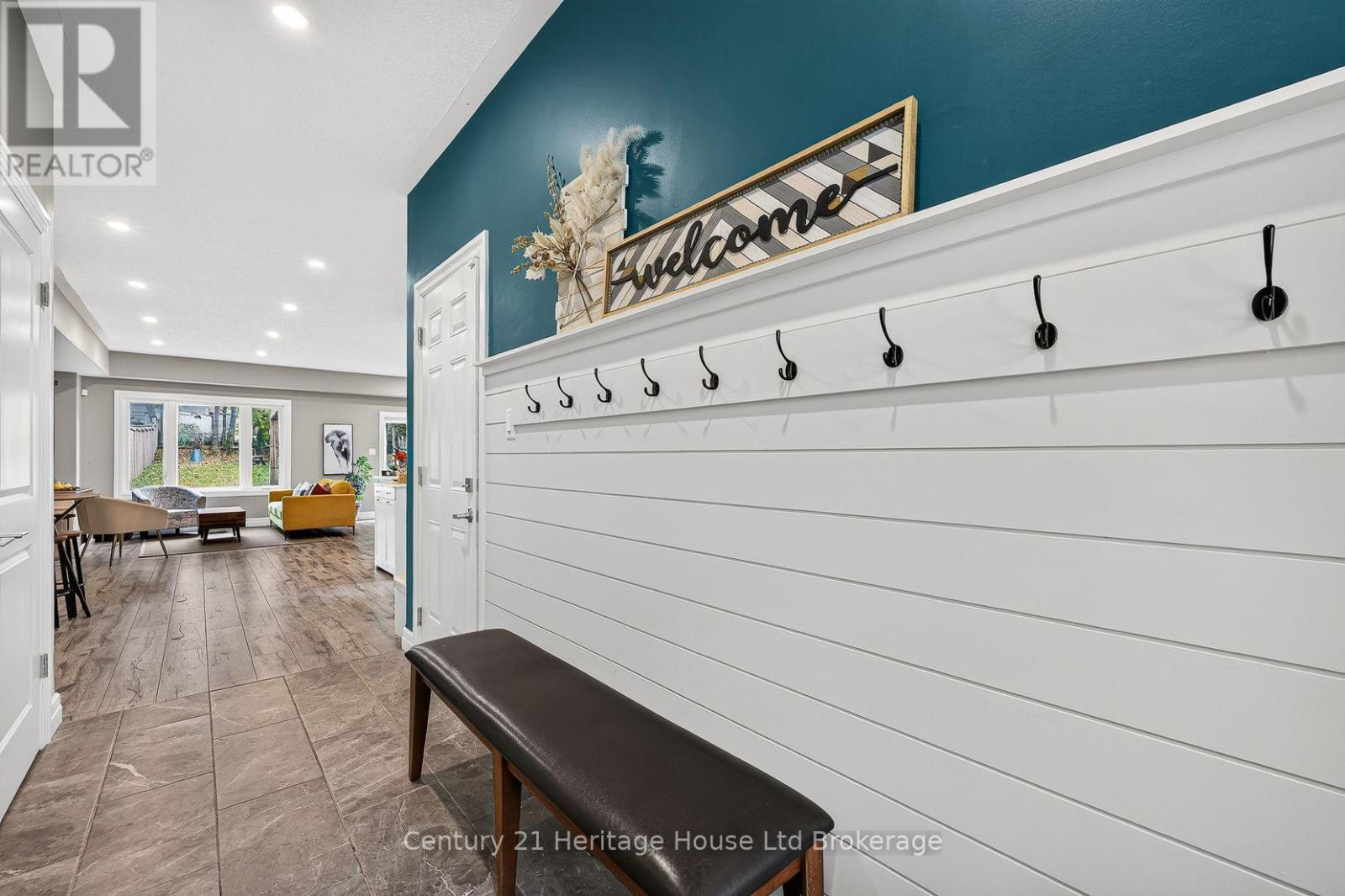 205 Victoria Street South — photo 12