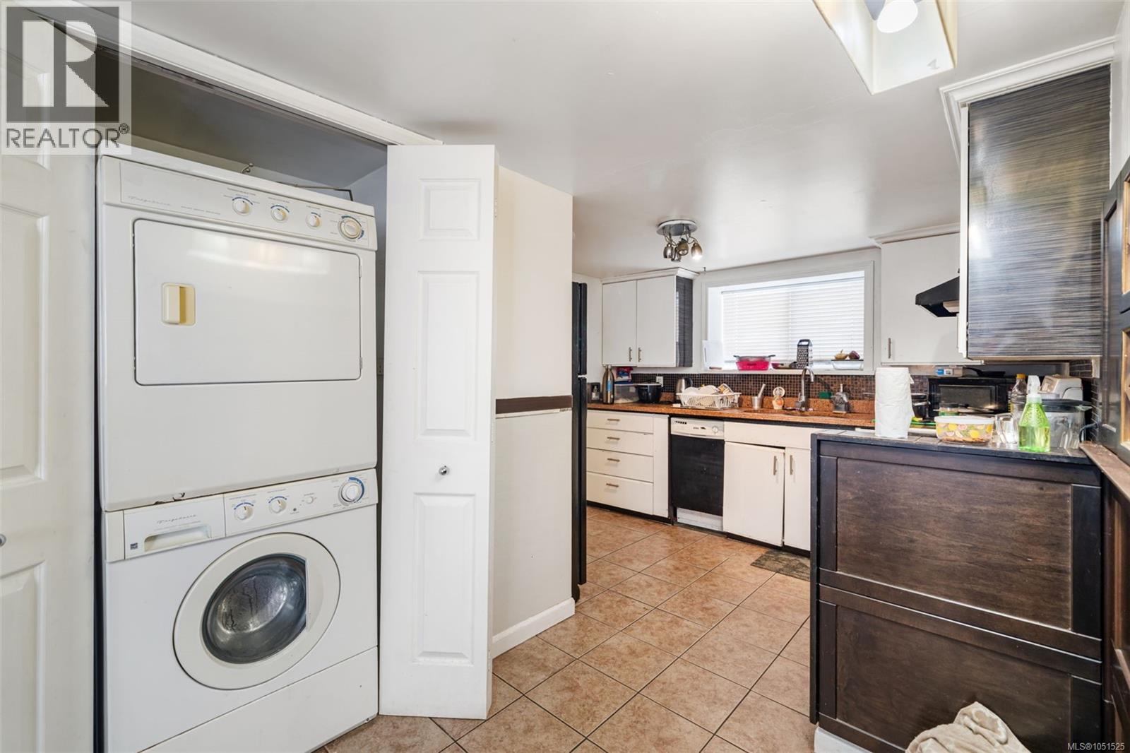  978 Lovat Avenue, Saanich