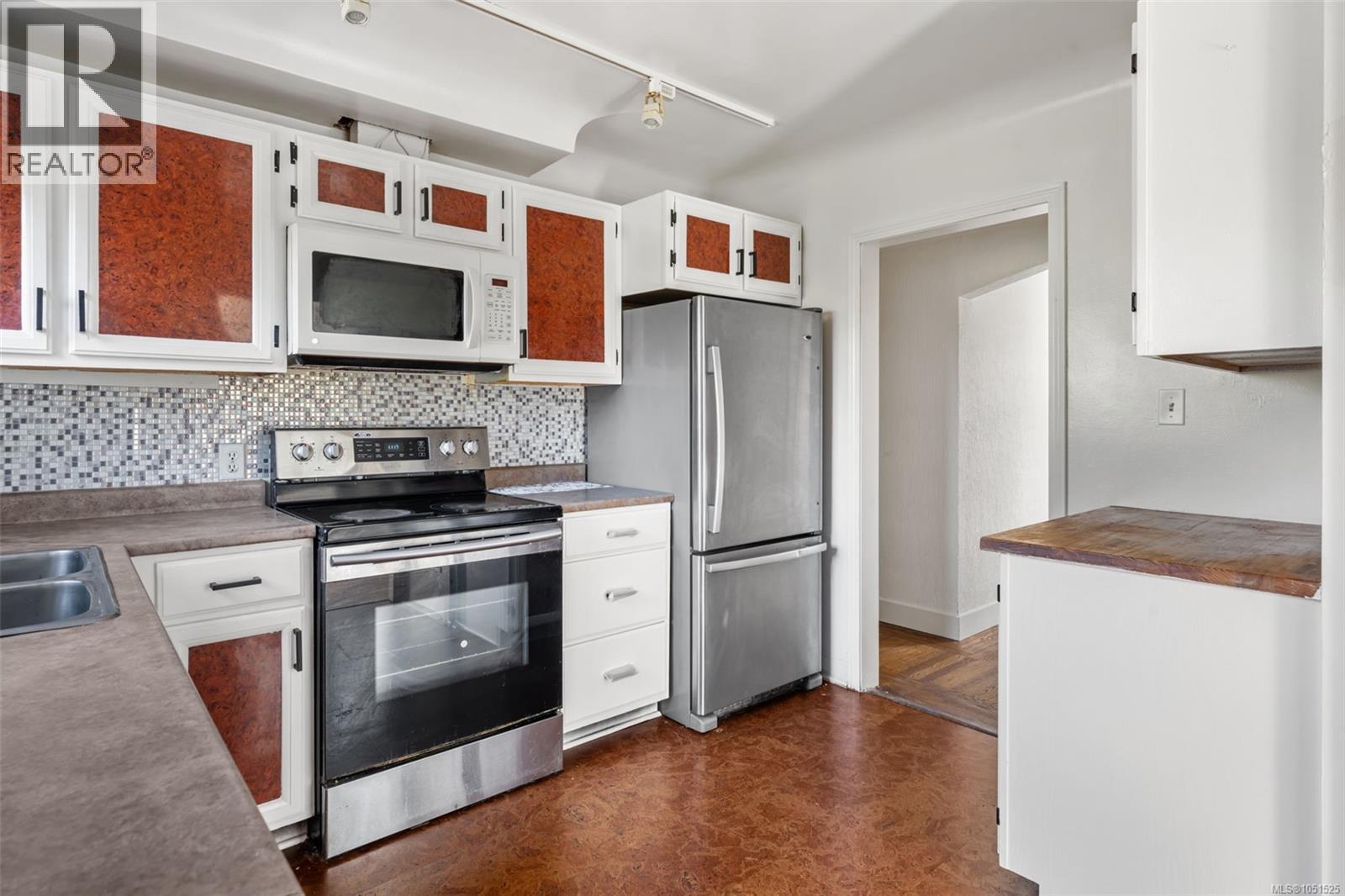  978 Lovat Avenue, Saanich