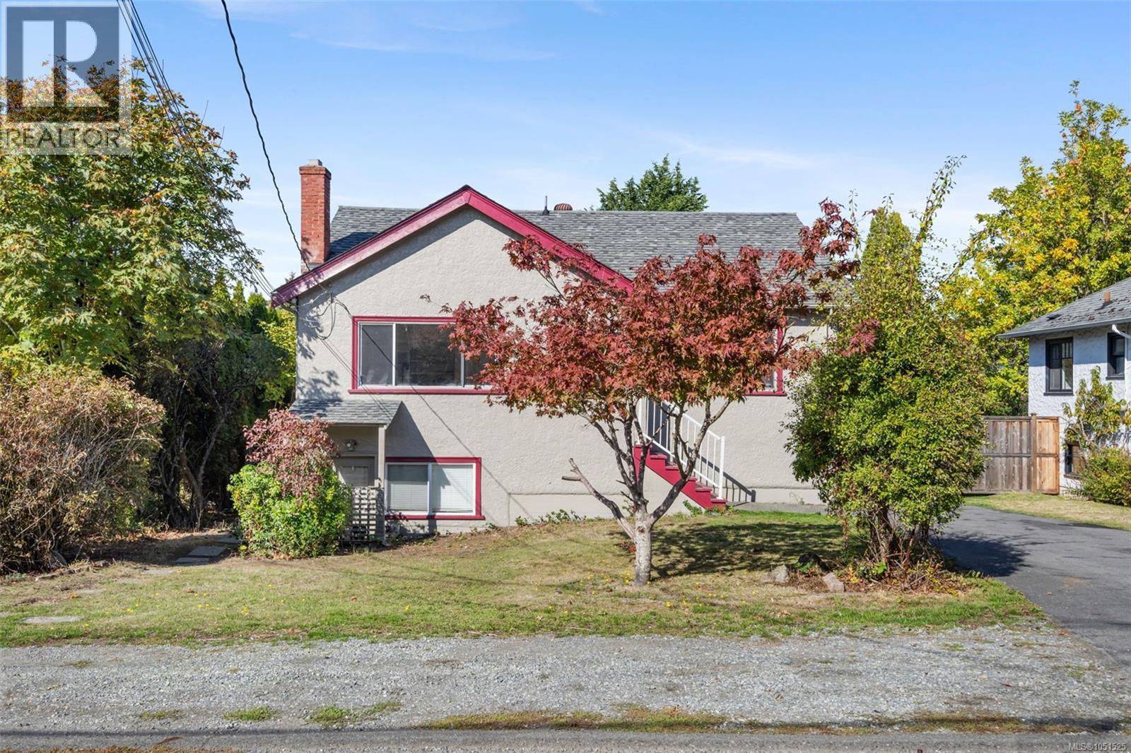  978 Lovat Avenue, Saanich