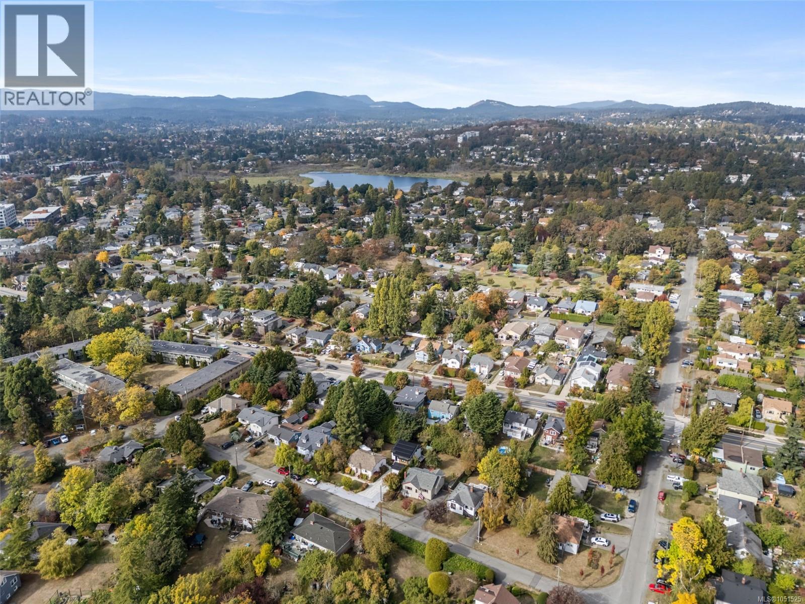  978 Lovat Avenue, Saanich