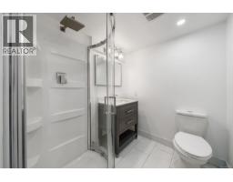 978 Lovat Ave, Saanich, BC V8X1V3 Photo 16