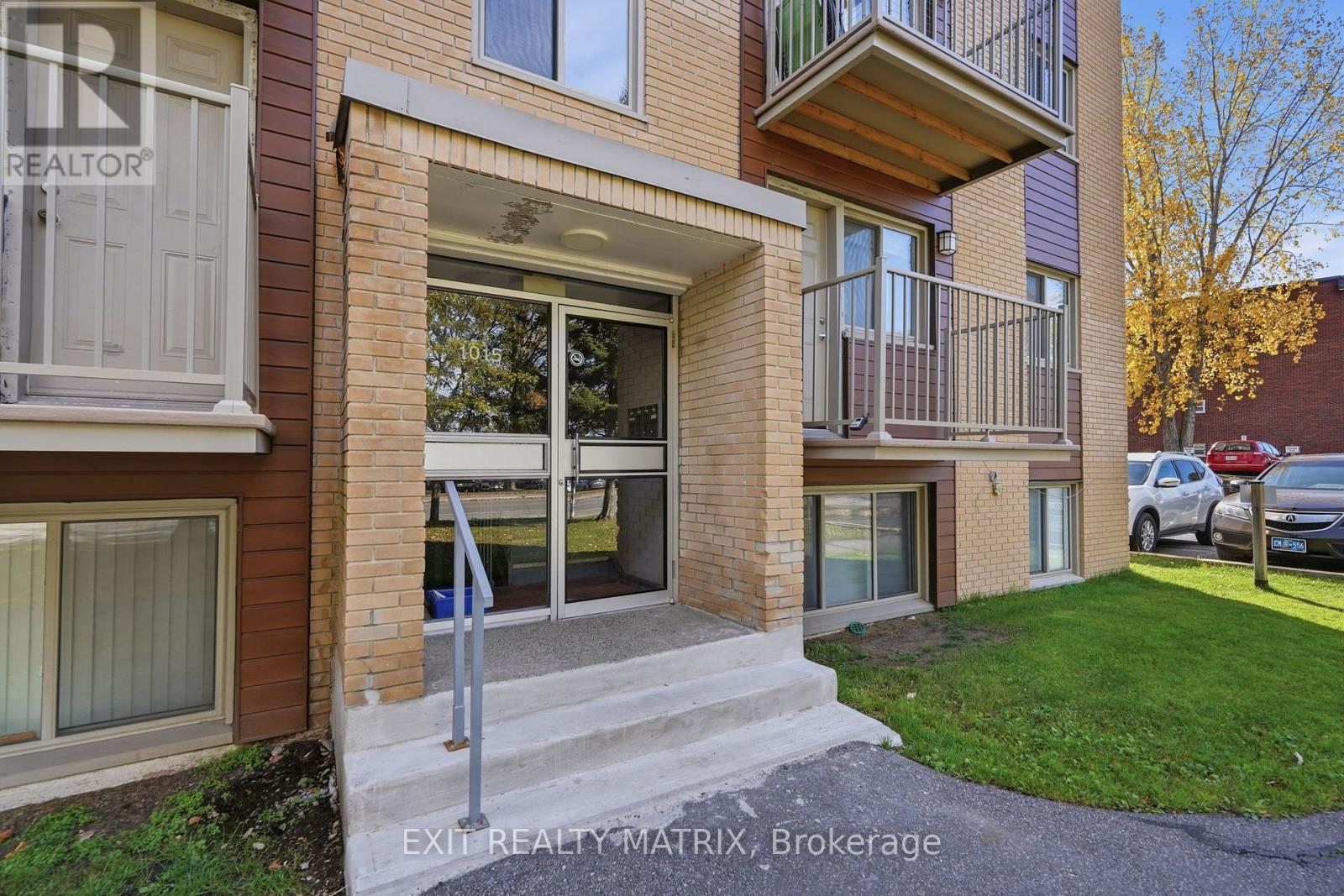 1015 Cartier Boulevard — photo 2