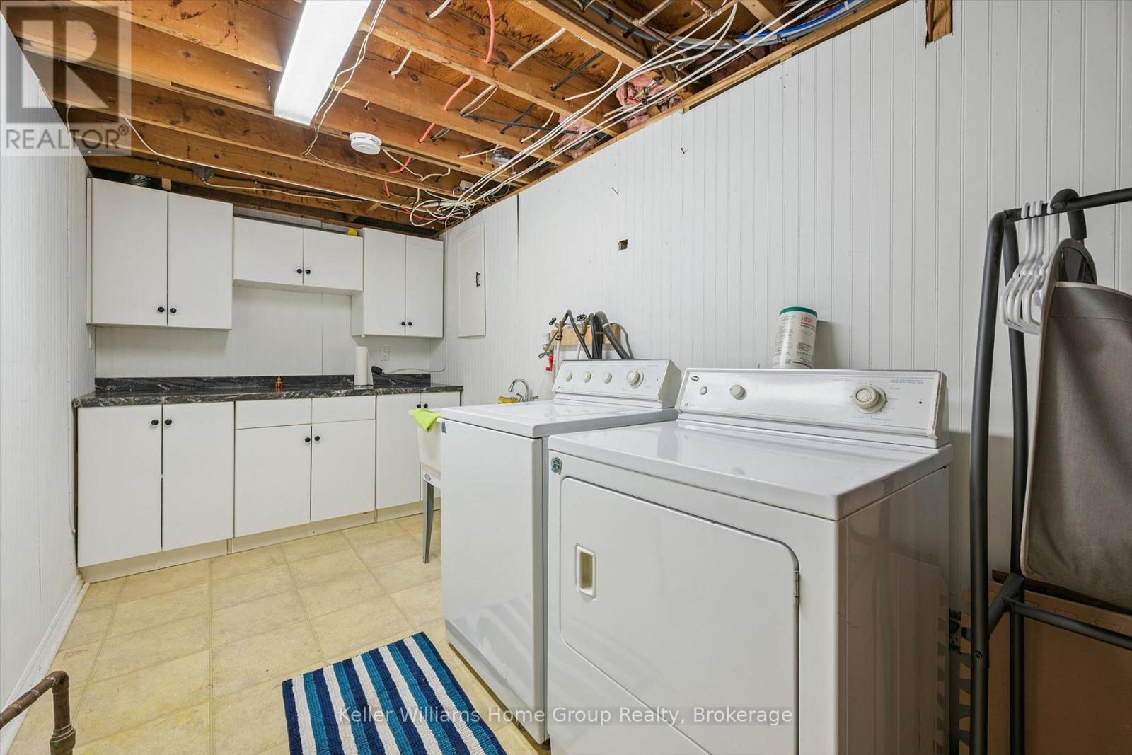 602 College Avenue West — photo 32