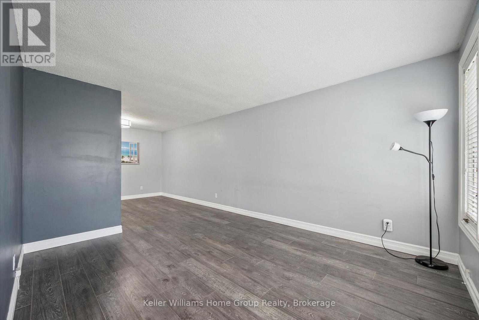 602 College Avenue West — photo 4
