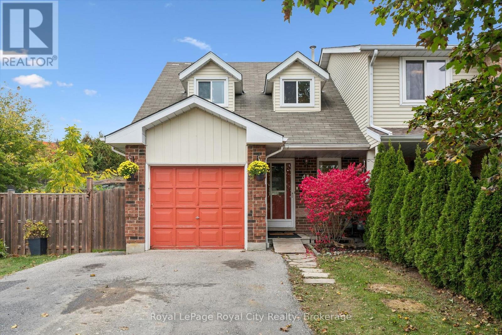 41 GRANDRIDGE CRESCENT - 1