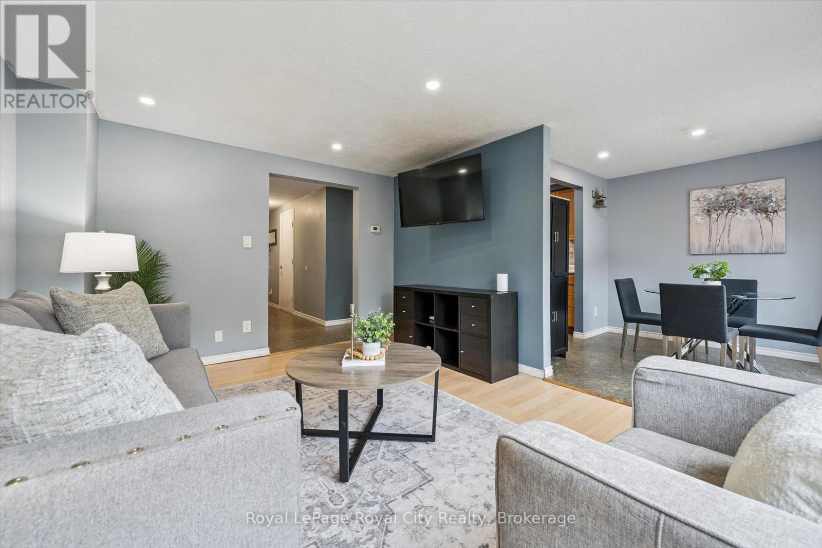 41 Grandridge Crescent — photo 13