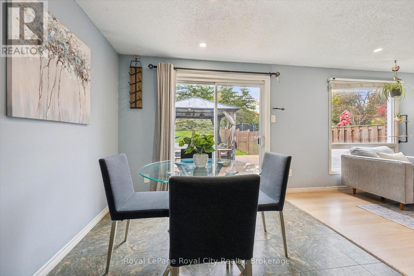 41 GRANDRIDGE CRESCENT - 16