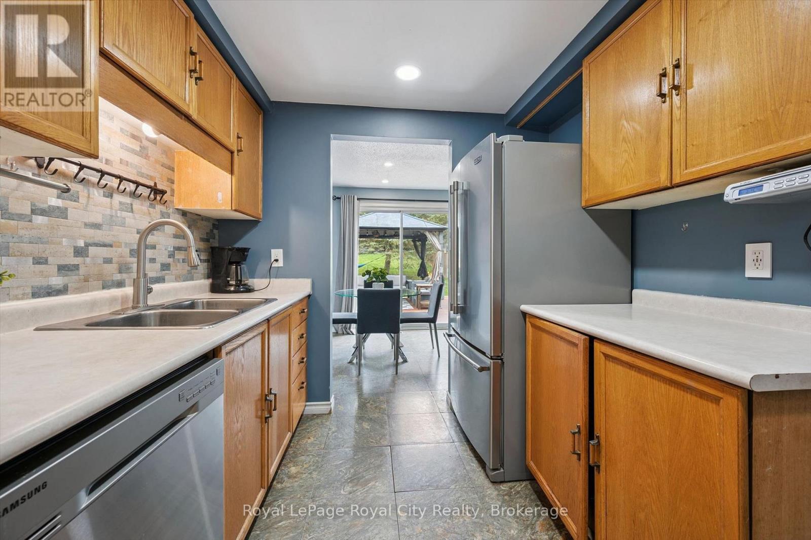41 GRANDRIDGE CRESCENT - 20