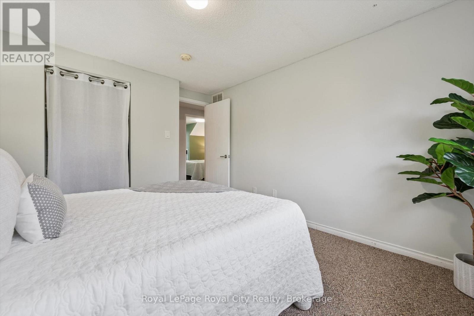 41 Grandridge Crescent — photo 23