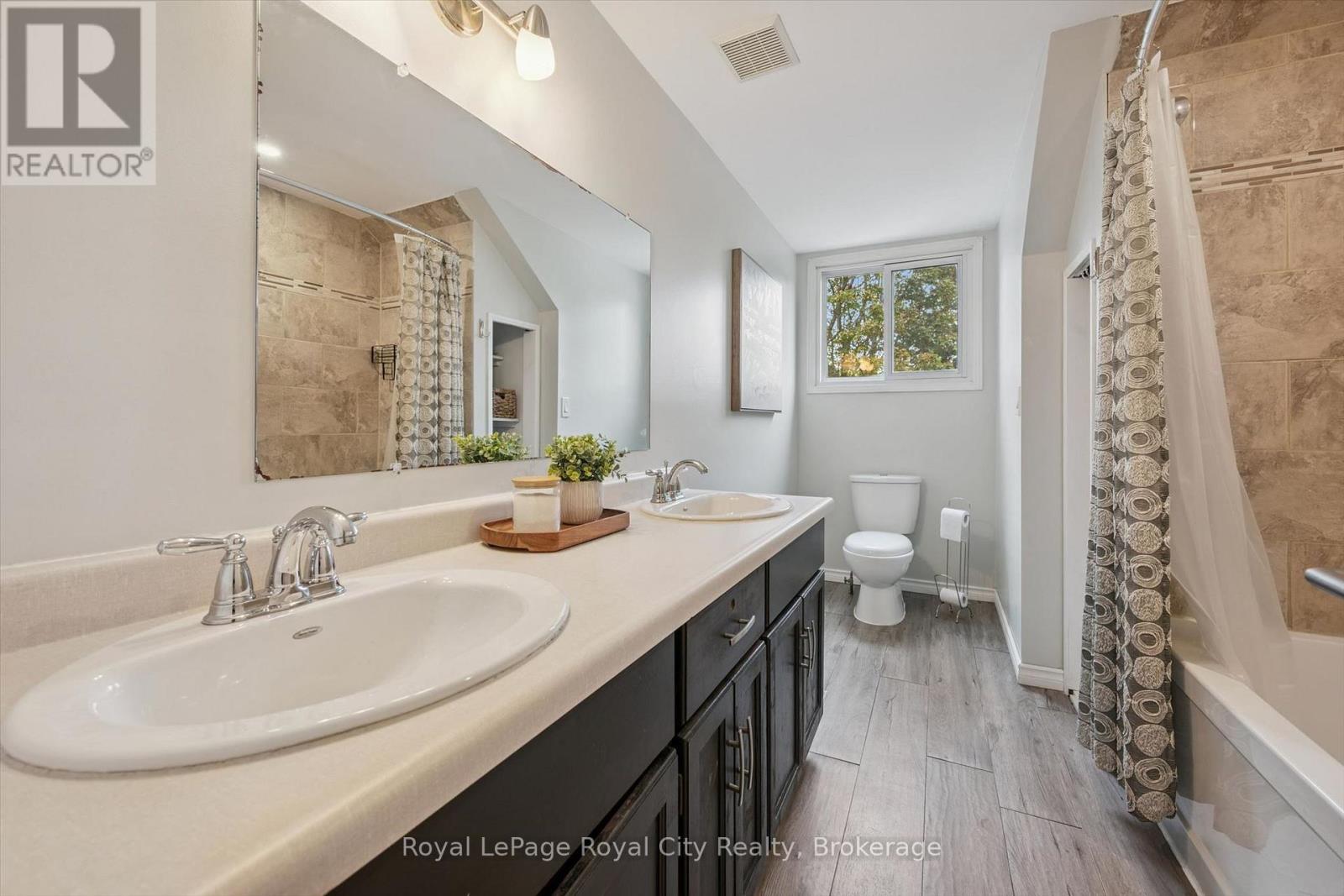 41 Grandridge Crescent — photo 24