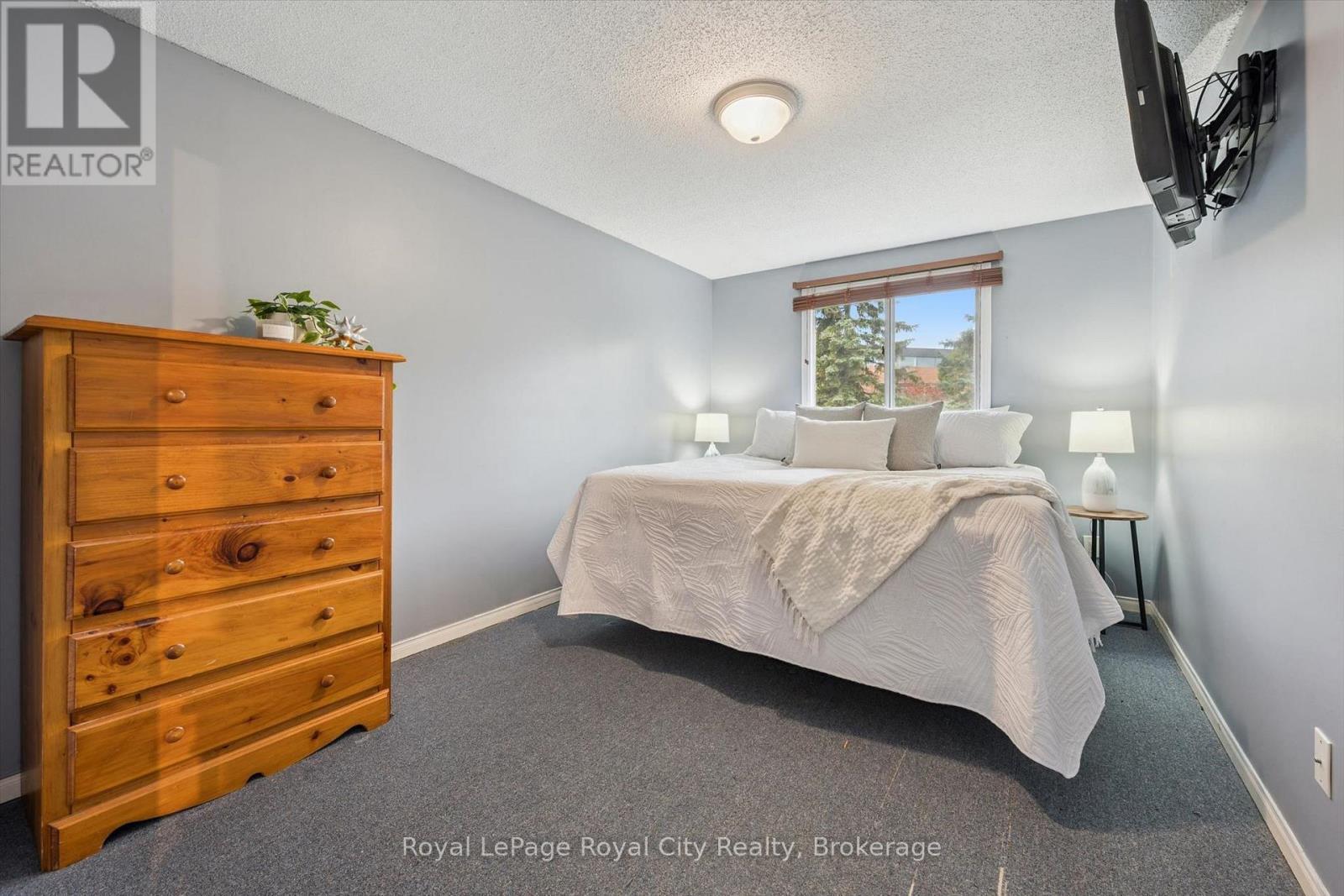 41 GRANDRIDGE CRESCENT - 26