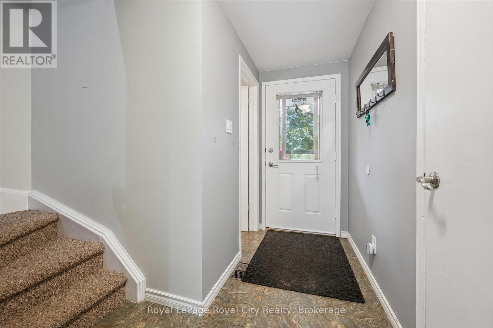 41 Grandridge Crescent — photo 8