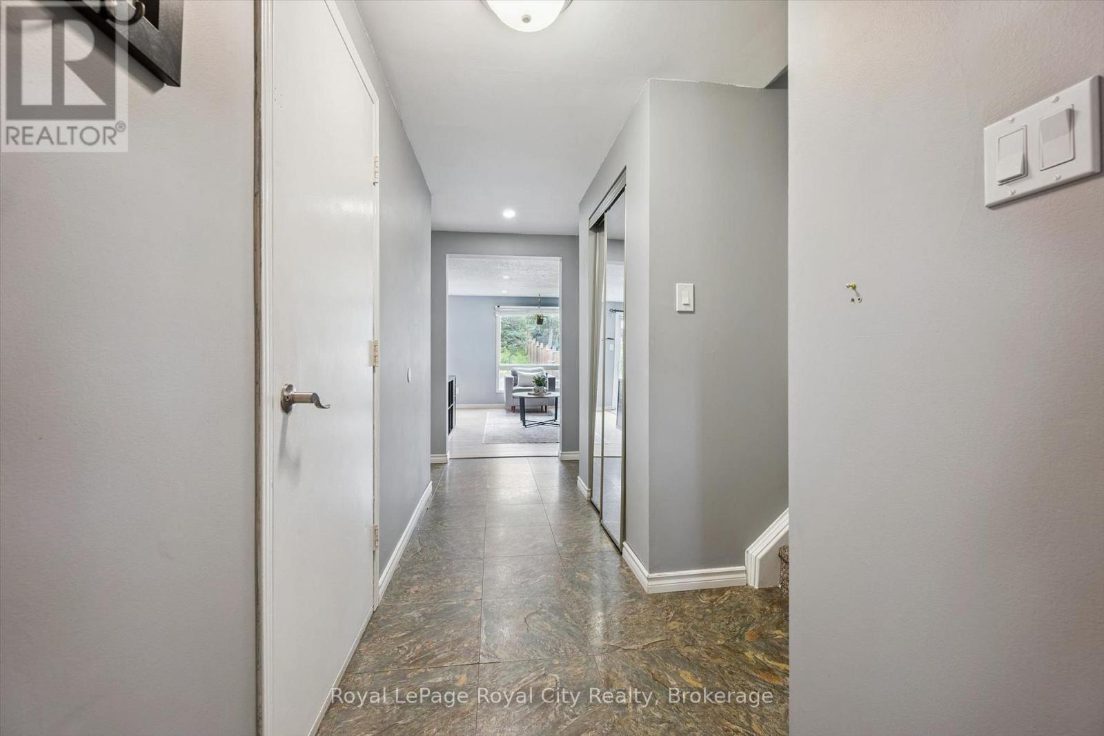 41 GRANDRIDGE CRESCENT - 9