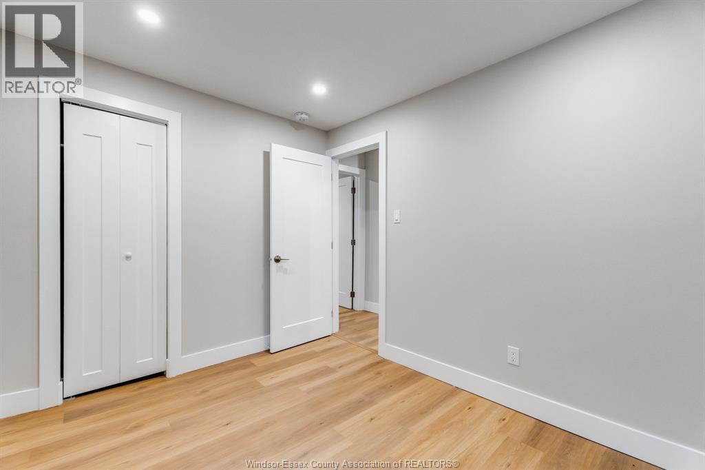 1462 Labadie — photo 18