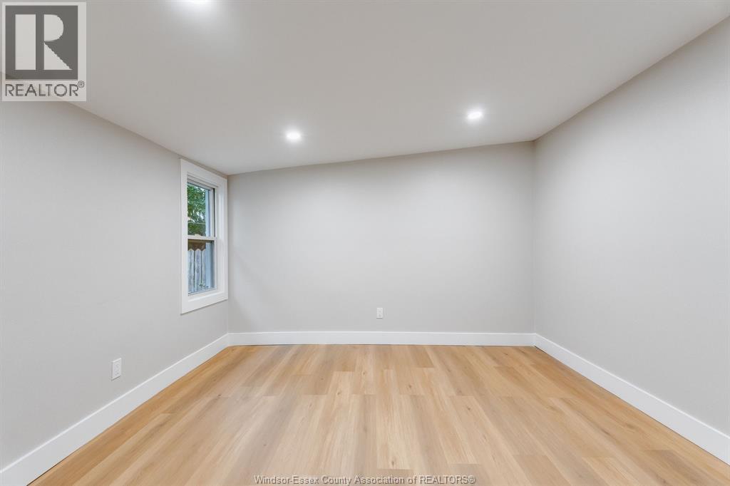 1462 Labadie — photo 22