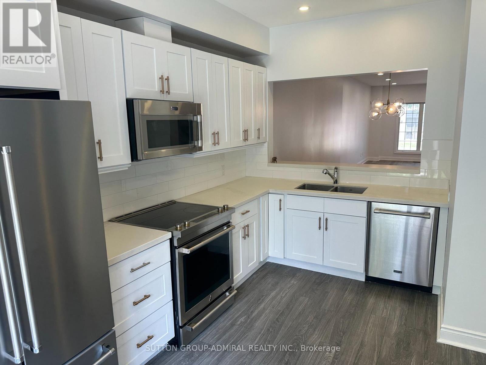 757 Sheppard--Main Avenue West — photo 11