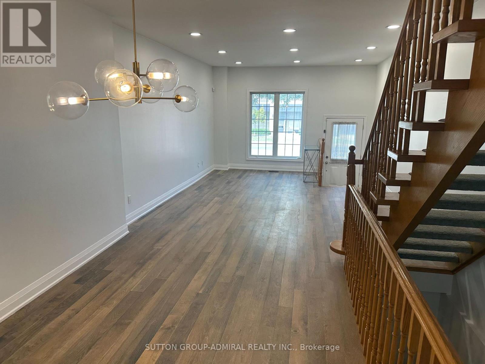 757 Sheppard--Main Avenue West — photo 8