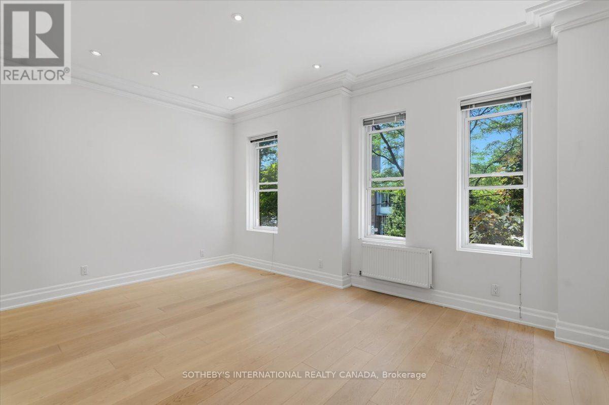 33 Rose Avenue — photo 7