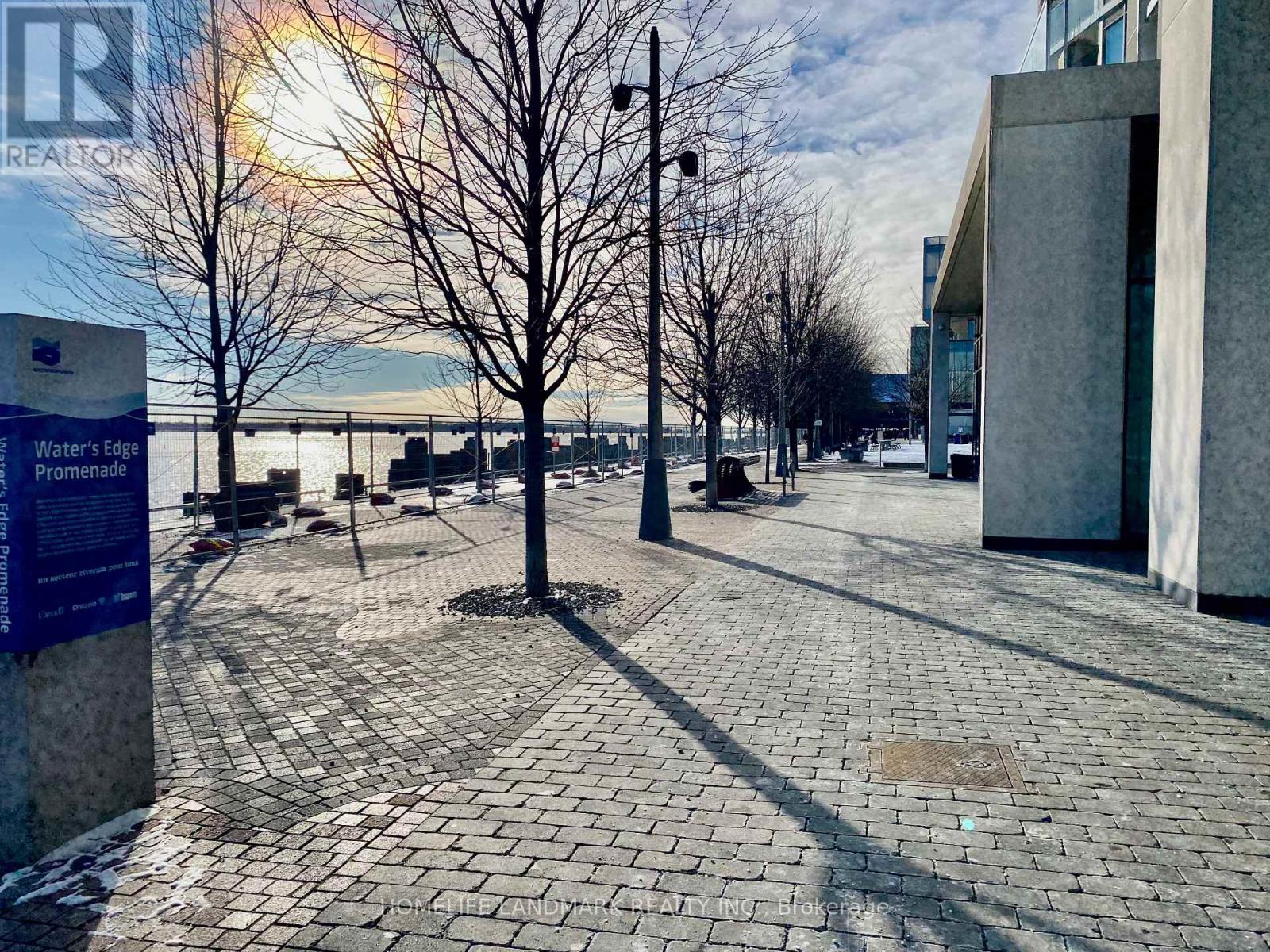 15 Merchants' Wharf — photo 16