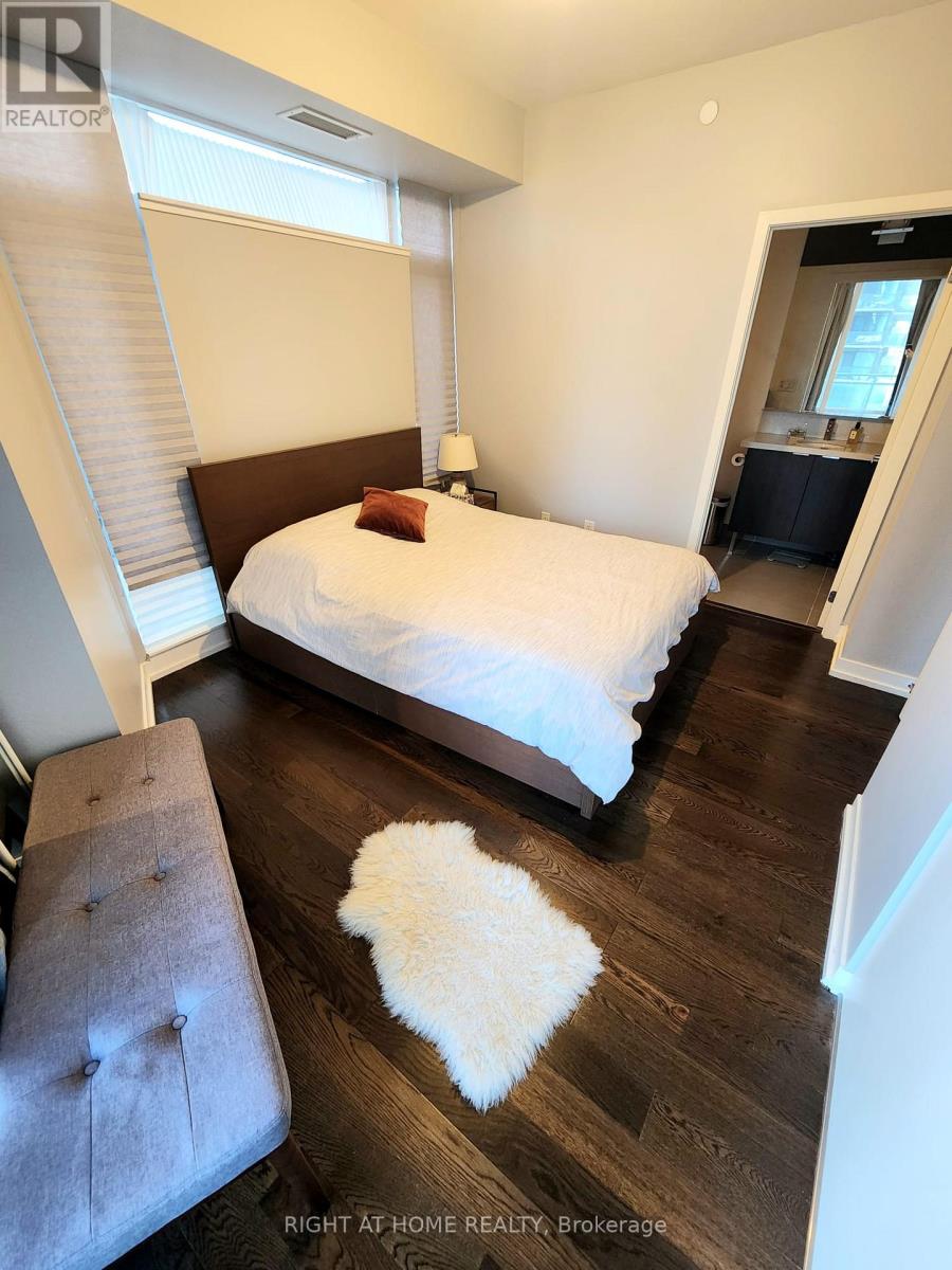 21 Widmer Street — photo 12