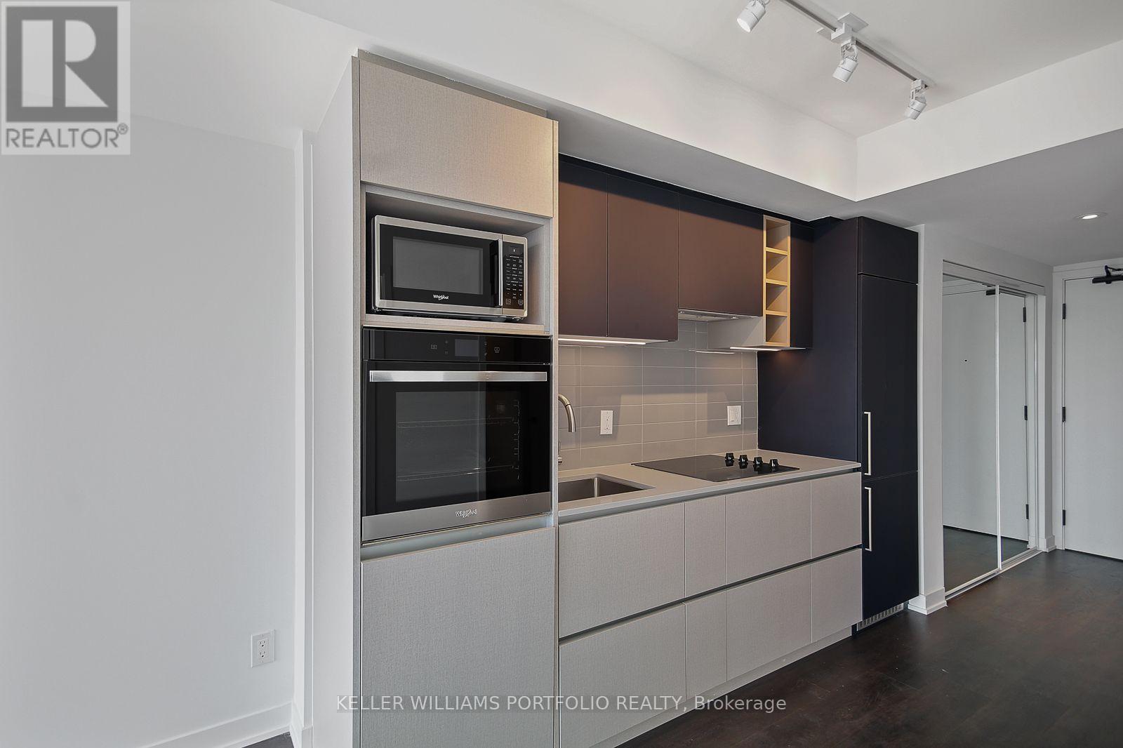 319 Jarvis Street — photo 11