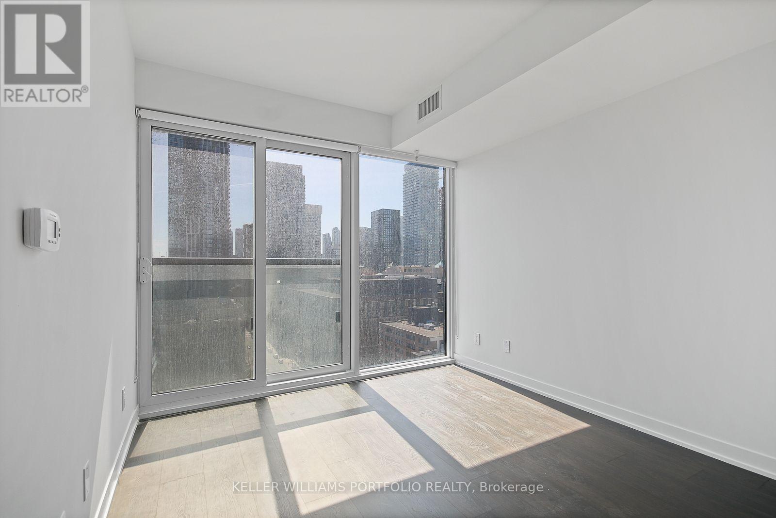 319 Jarvis Street — photo 12
