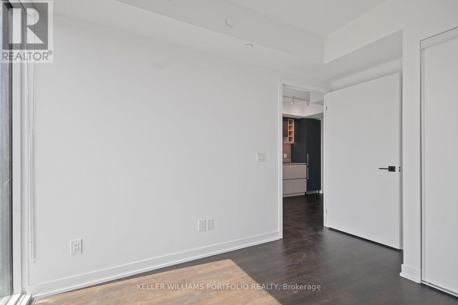 319 Jarvis Street — photo 16