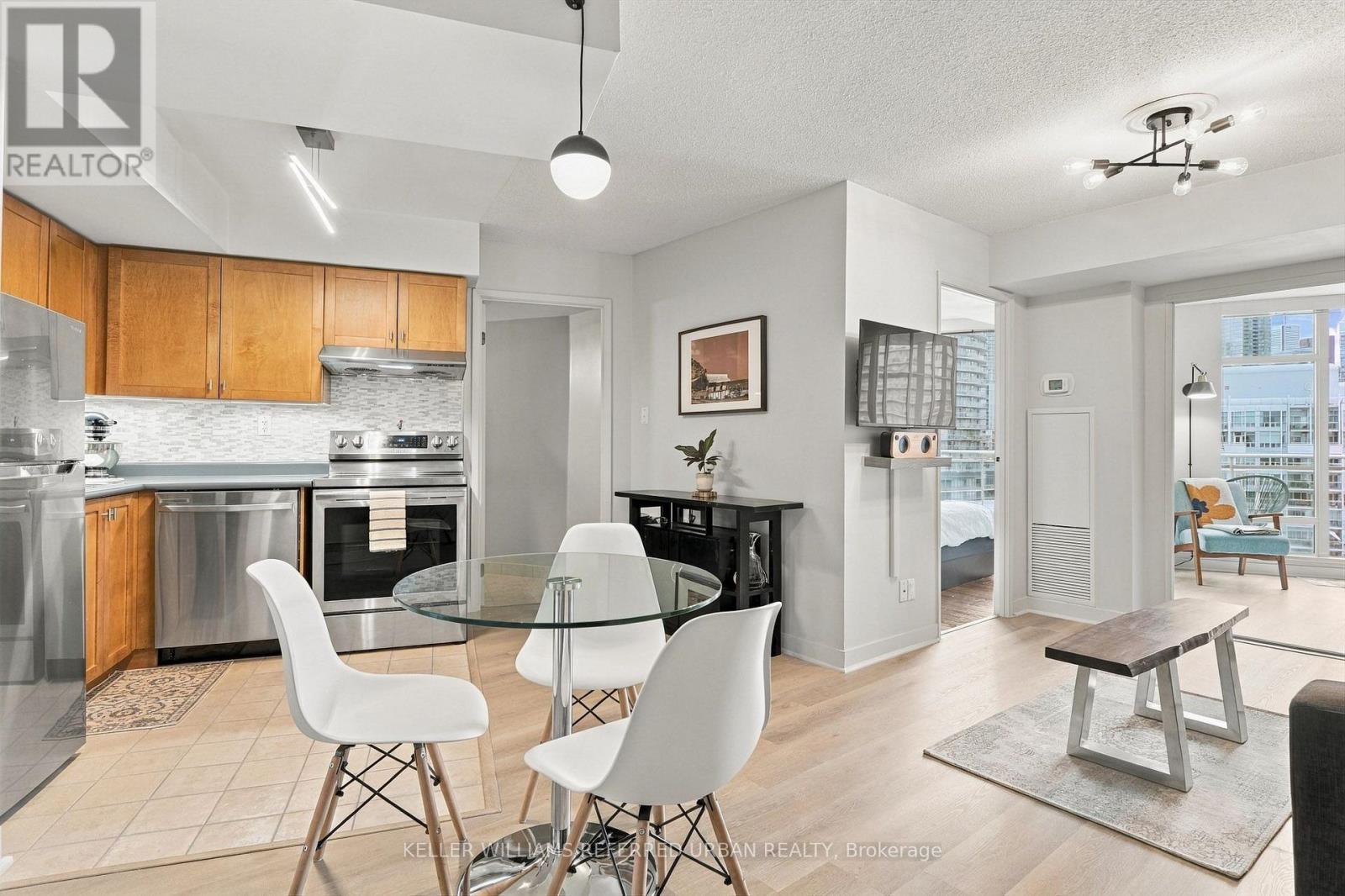 #1102 650 QUEENS QUAY W - 1