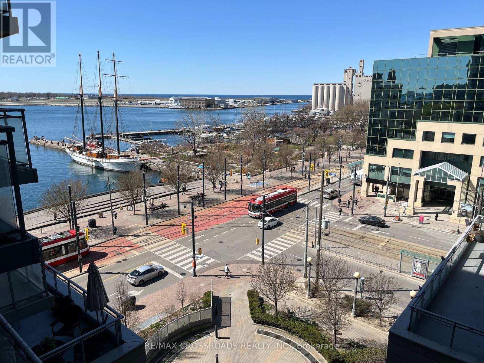 410 Queens Quay West — photo 13