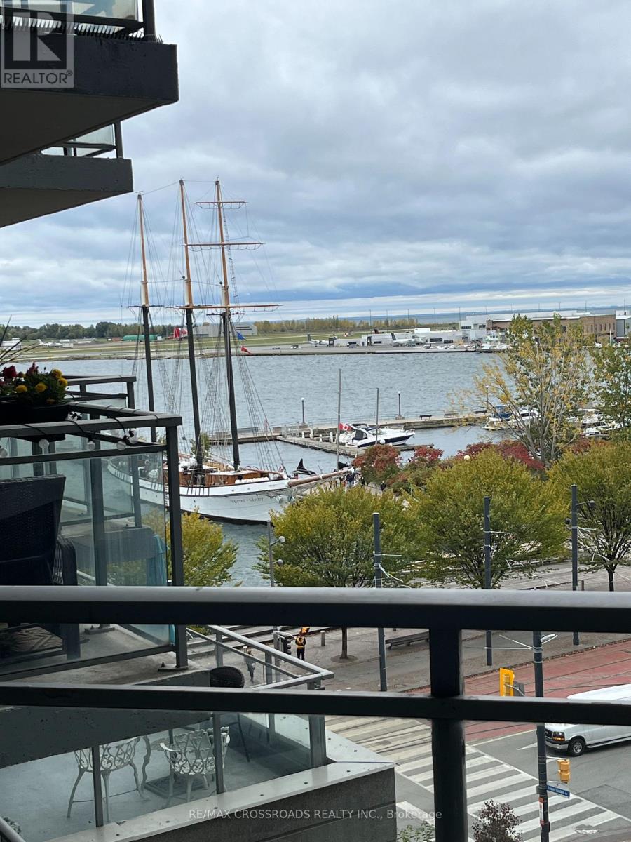 410 Queens Quay West — photo 14