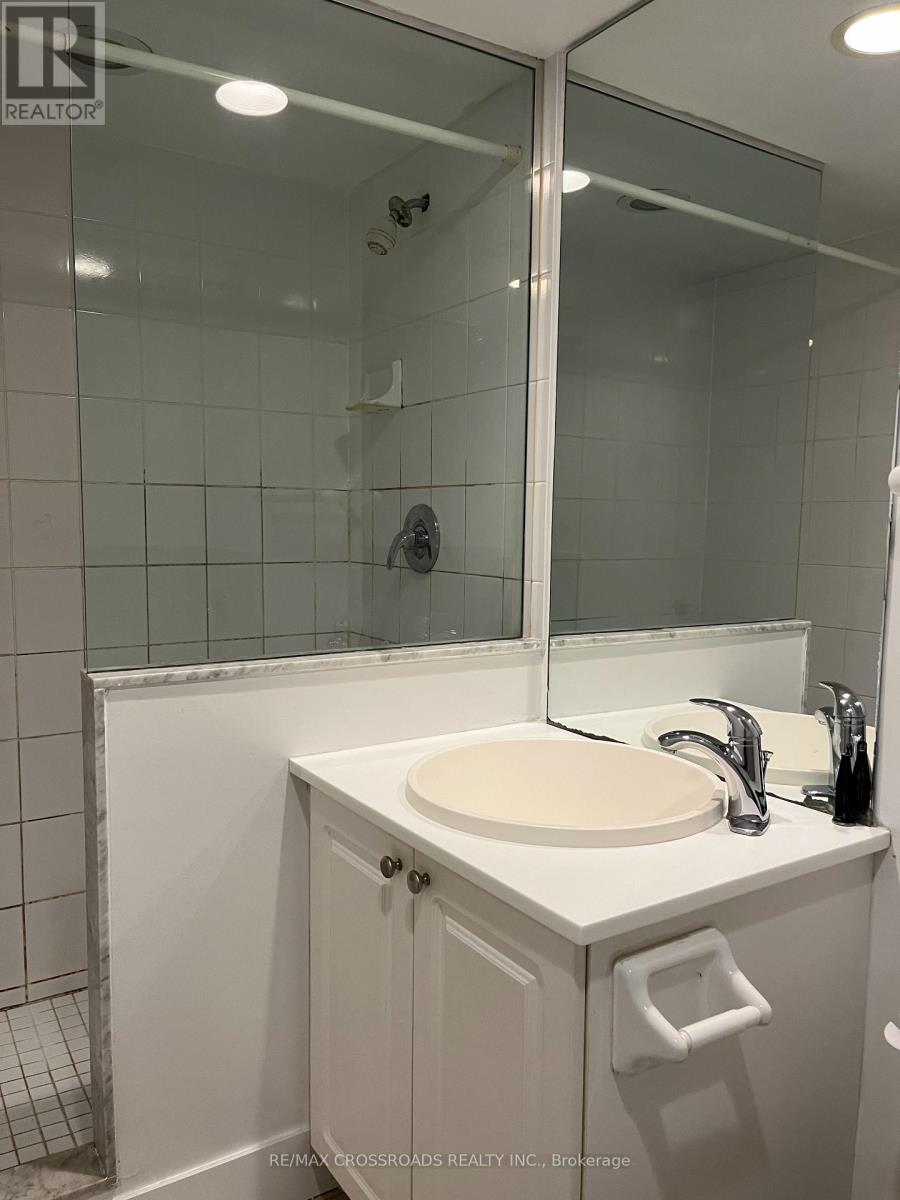 410 Queens Quay West — photo 19