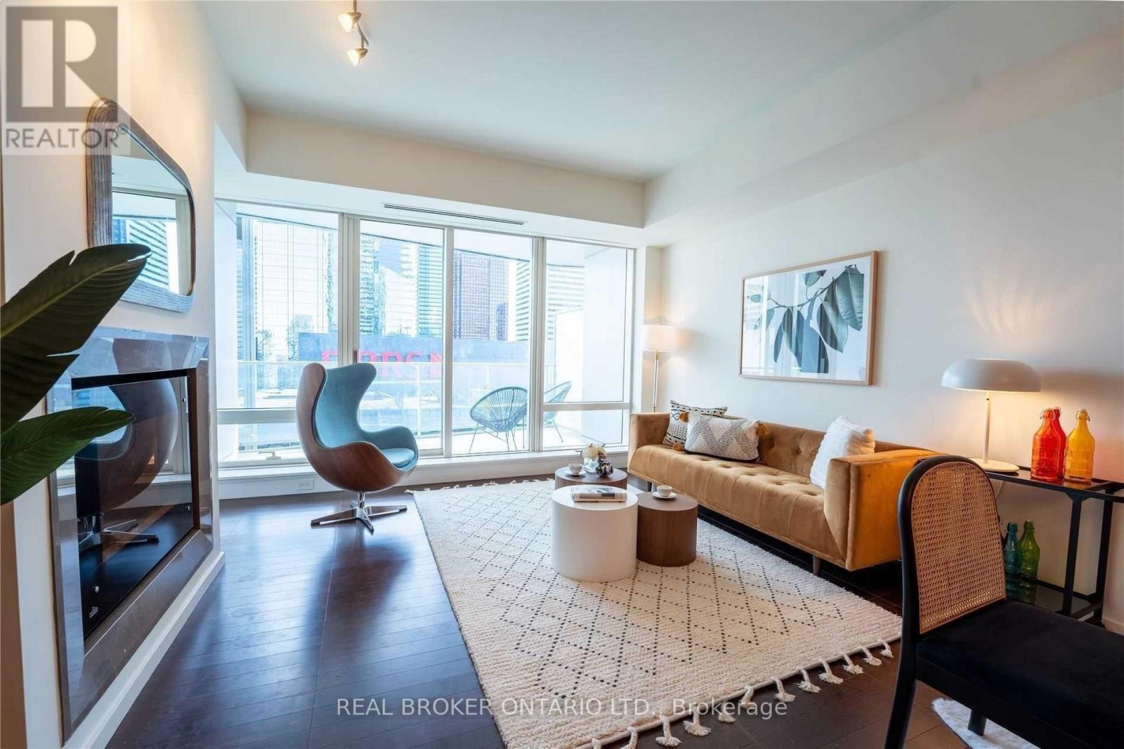 3307- 180 University Avenue, Toronto, ON photo 3