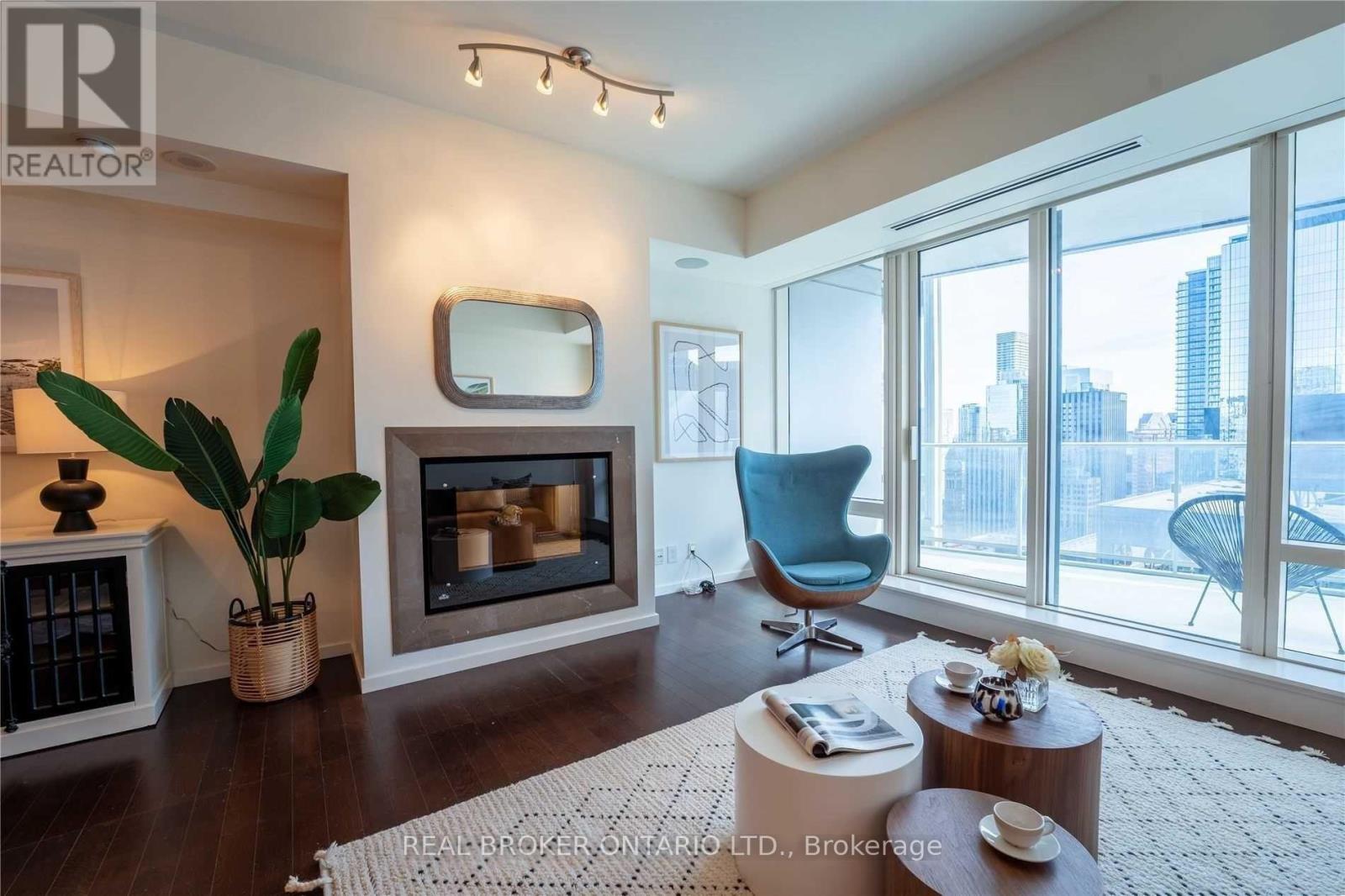 3307- 180 University Avenue, Toronto, ON photo 4